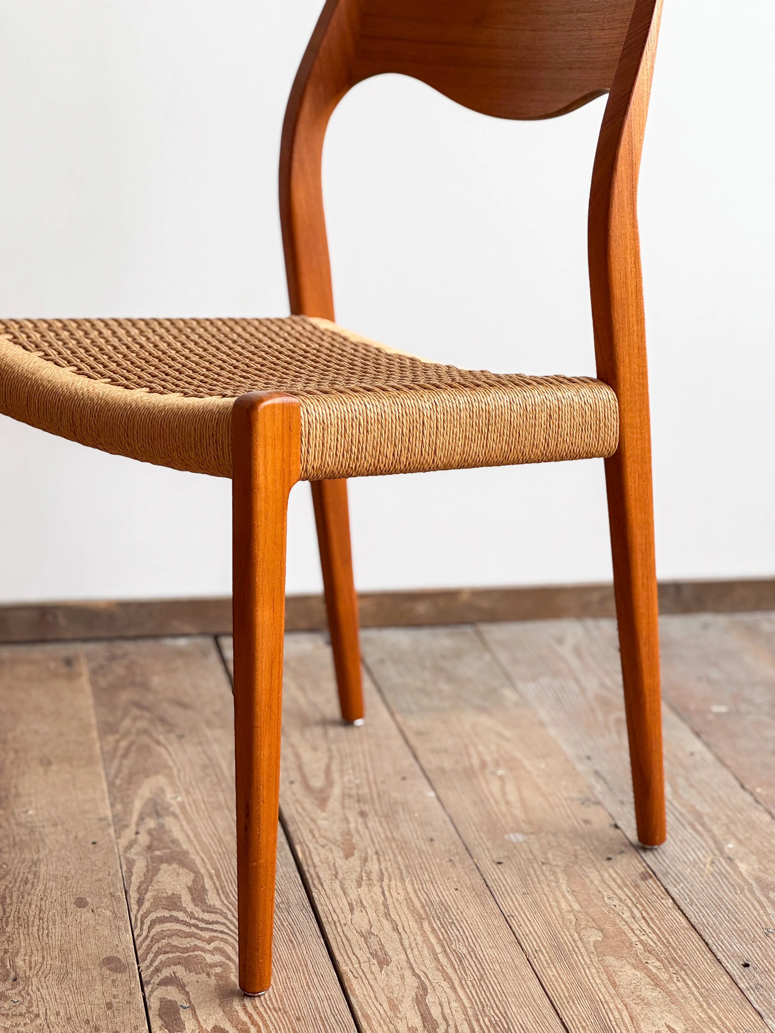 niels-moller-chairs-71-mid-century-modern-furniture-mucmodern-6.jpg