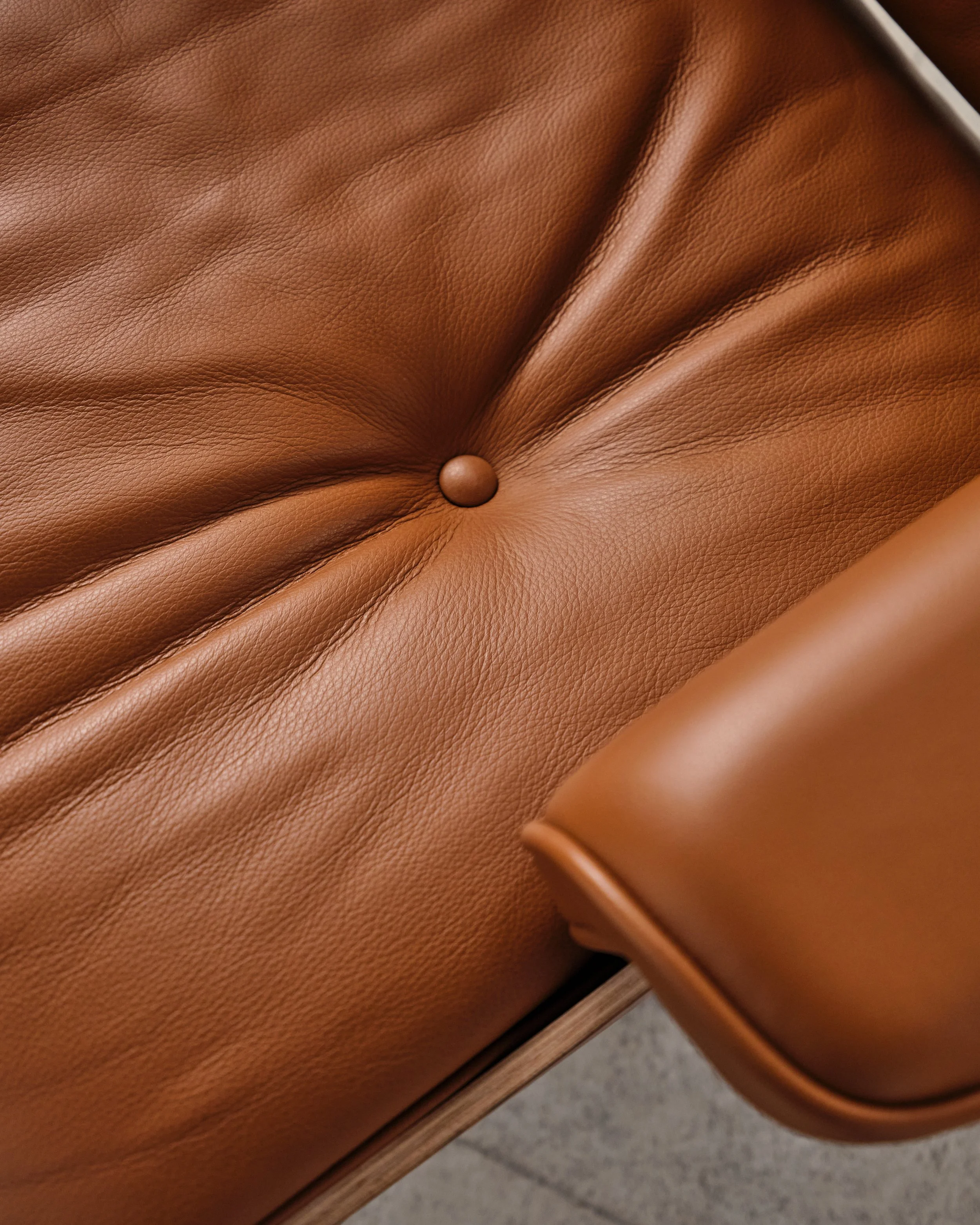 eames-lounge-chair-ottoman-rosewood-palisander-vitra-mid-century-modern-furniture-mucmodern-21.jpg