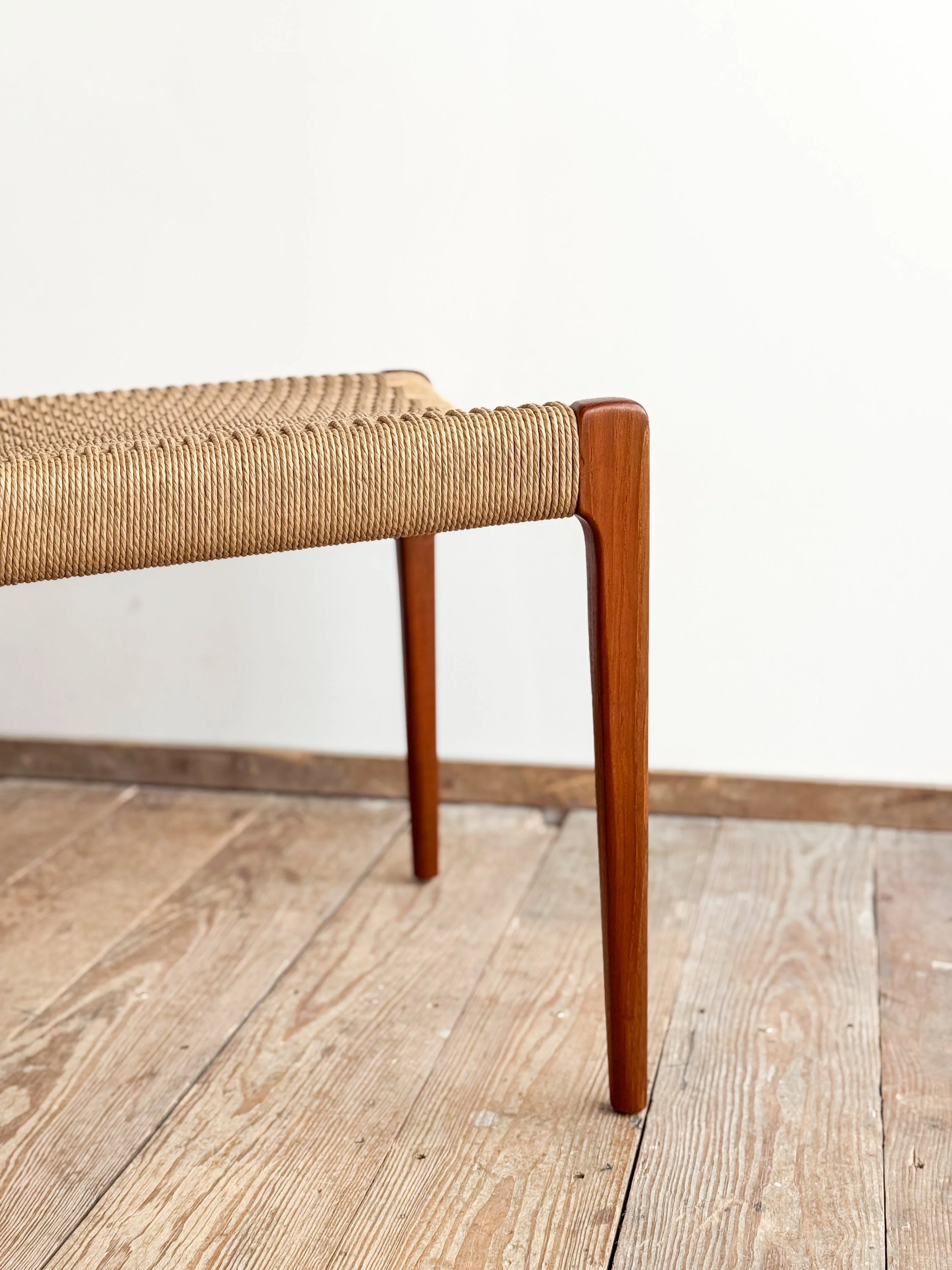 niels-moller-chairs-71-mid-century-modern-furniture-mucmodern-14.jpg