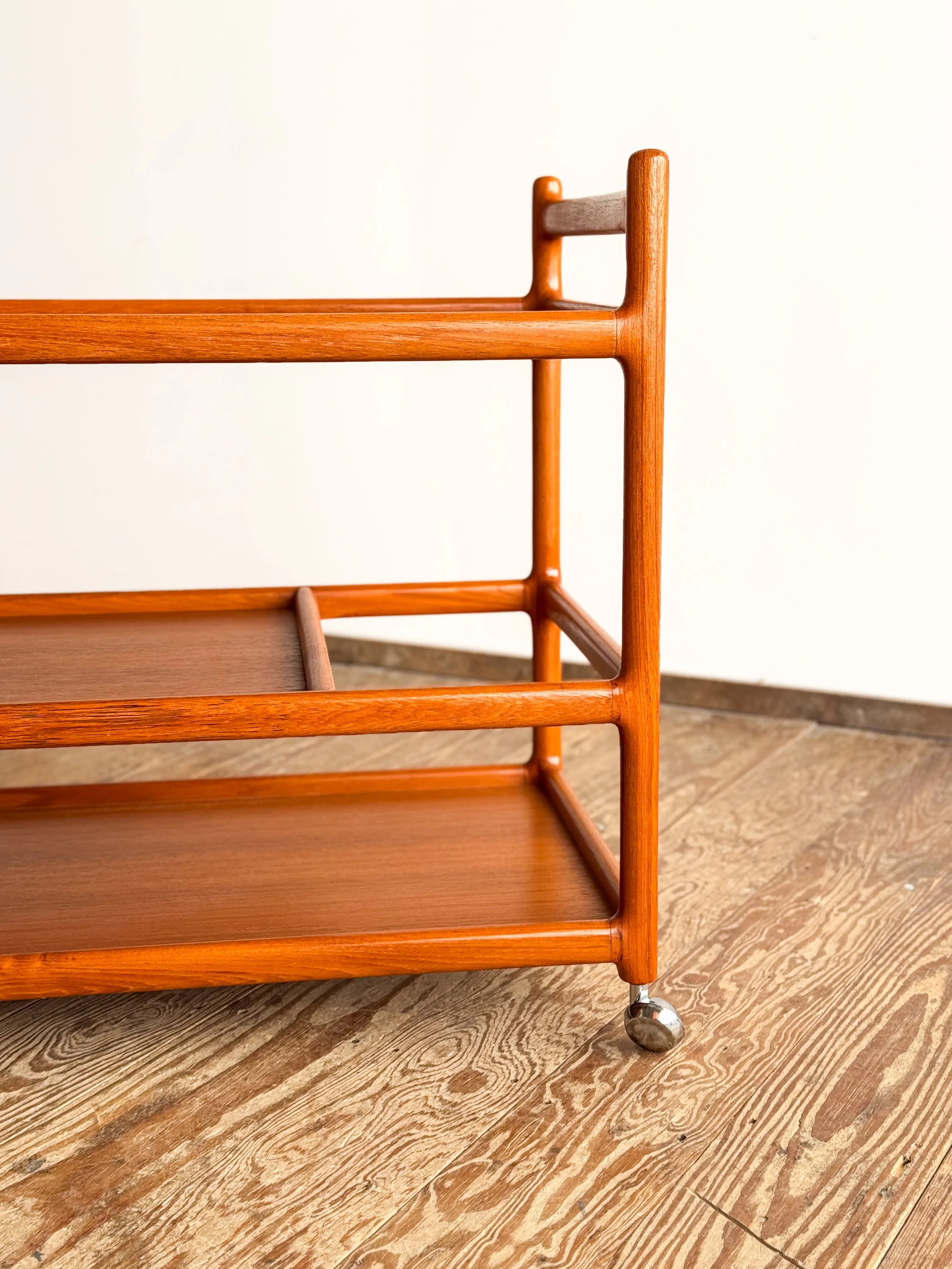 johannes-andersen-serving-cart-mid-century-modern-furniture-mucmodern-3.jpg