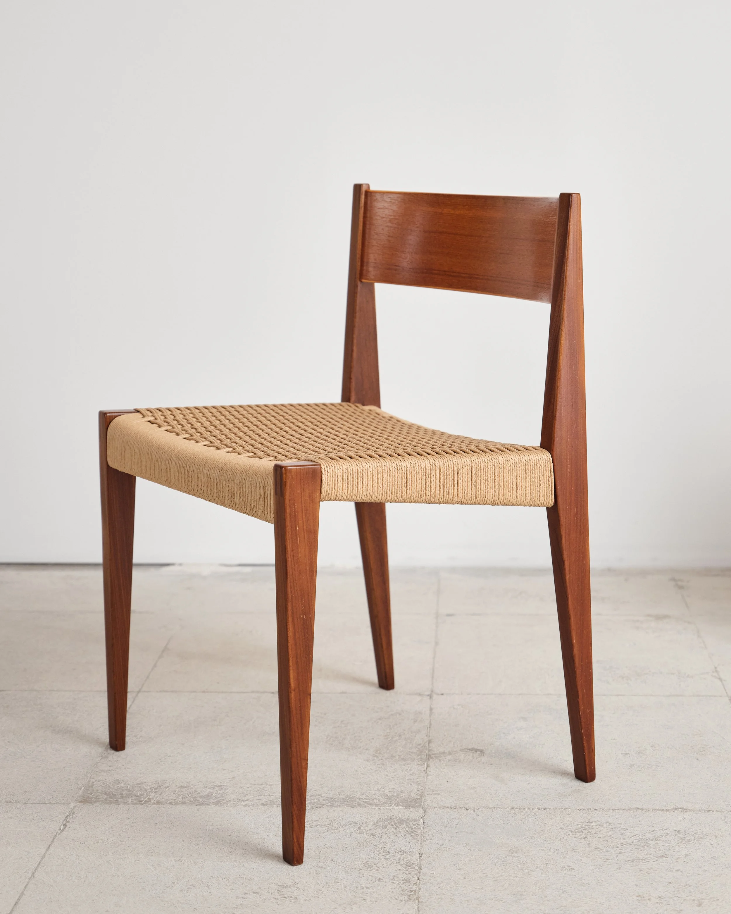 poul-cadovius-pia-walnut-chair-stuhl-set-mid-century-modern-furniture-mucmodern-12.jpg