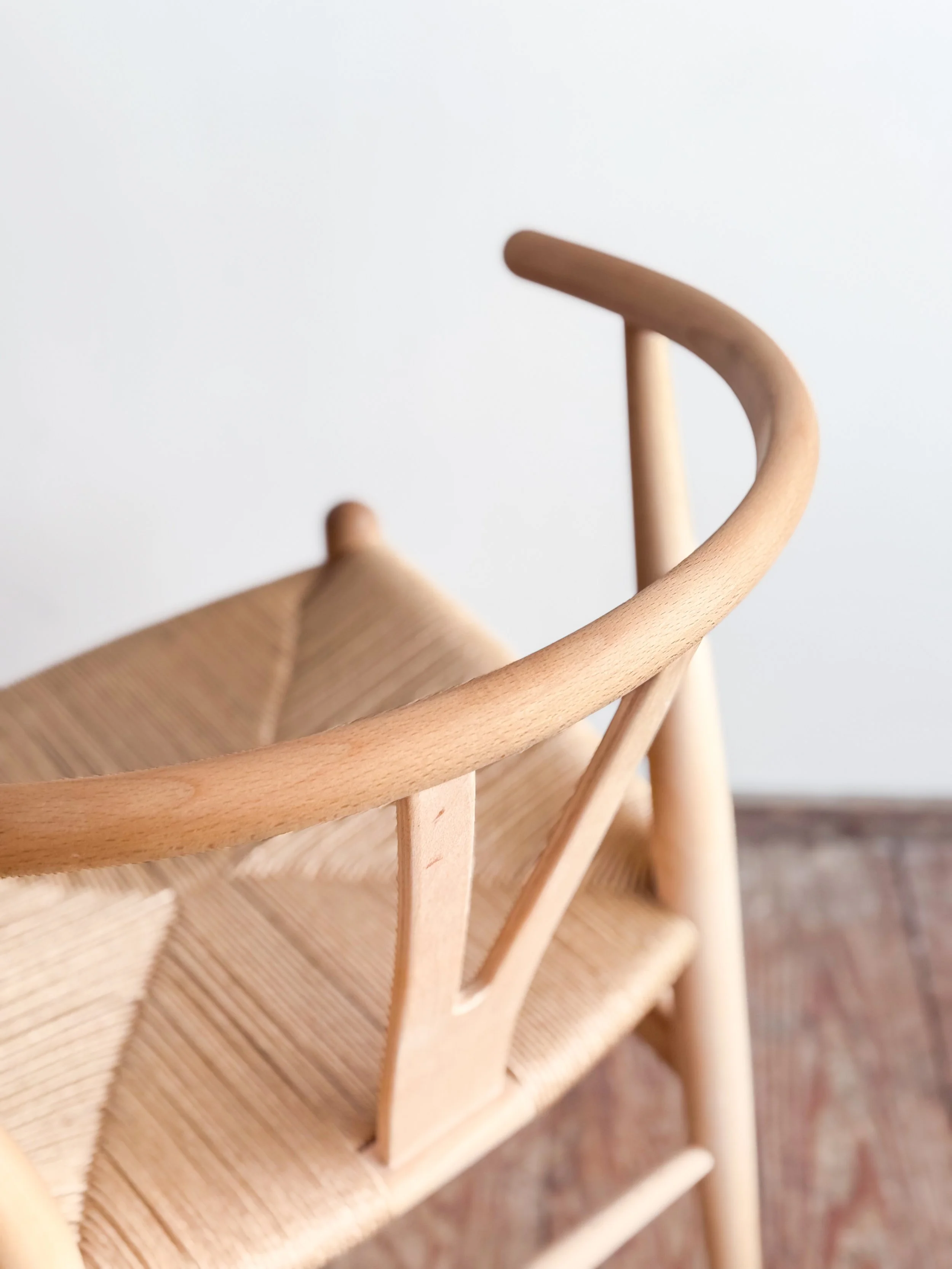 CH24-Wishbone-stuhl-chair-wegner-mid-century-modern-furniture-mucmodern-17.jpg