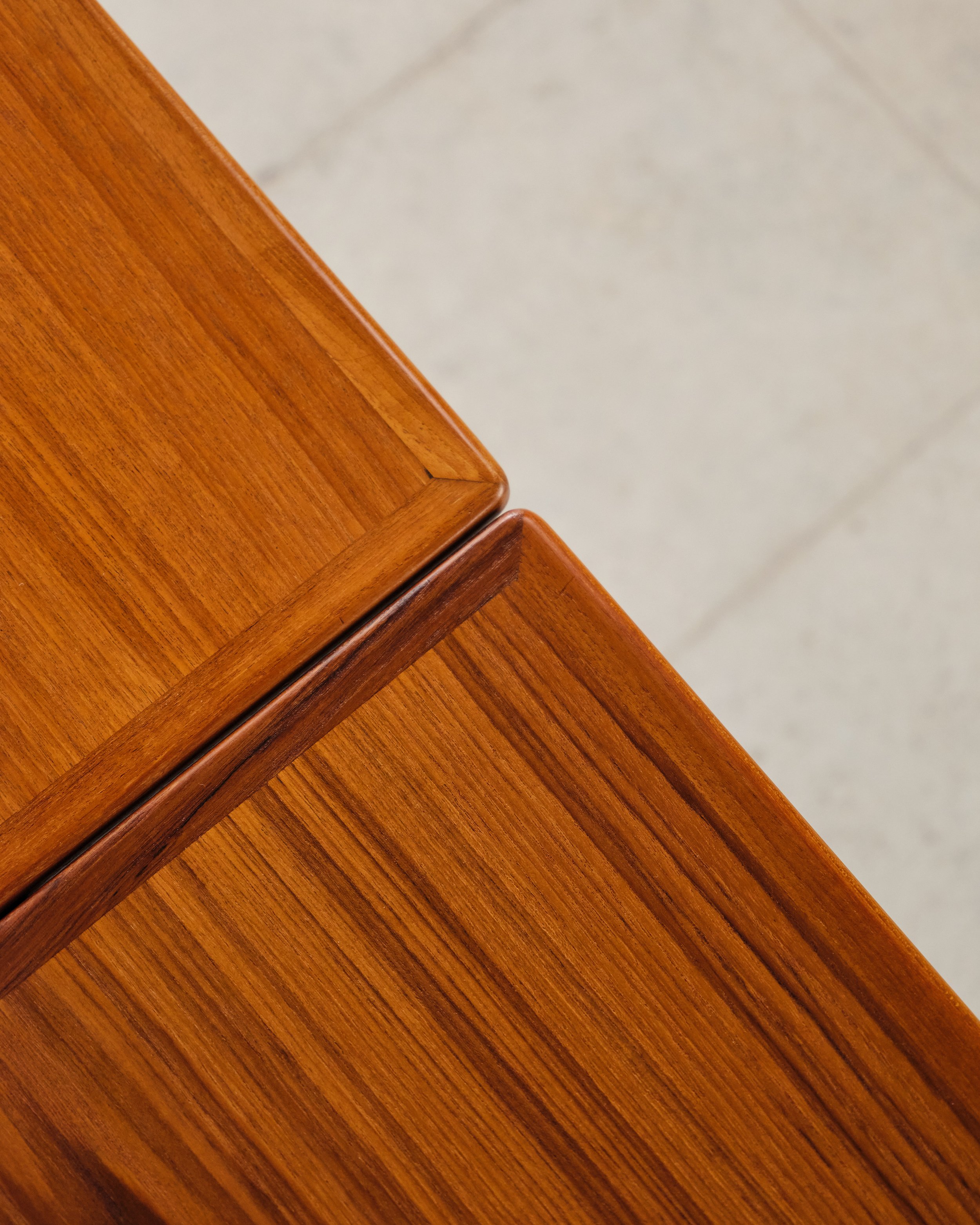 niels-moller-dining-table-teak-esstisch-mid-century-modern-furniture-mucmodern-23.jpg