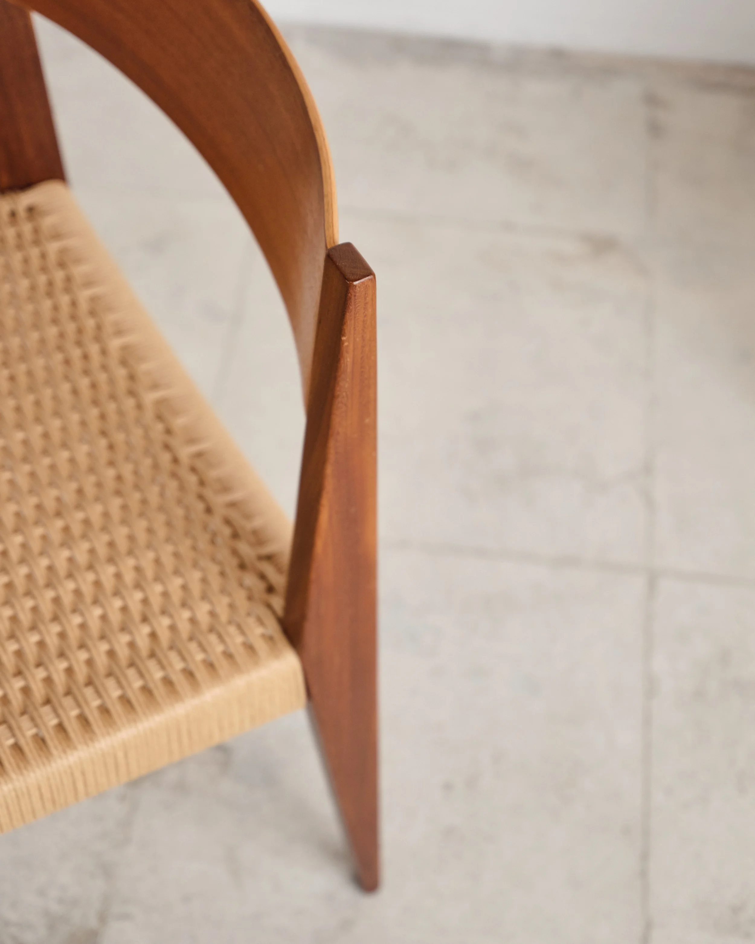 poul-cadovius-pia-walnut-chair-stuhl-set-mid-century-modern-furniture-mucmodern-13.jpg