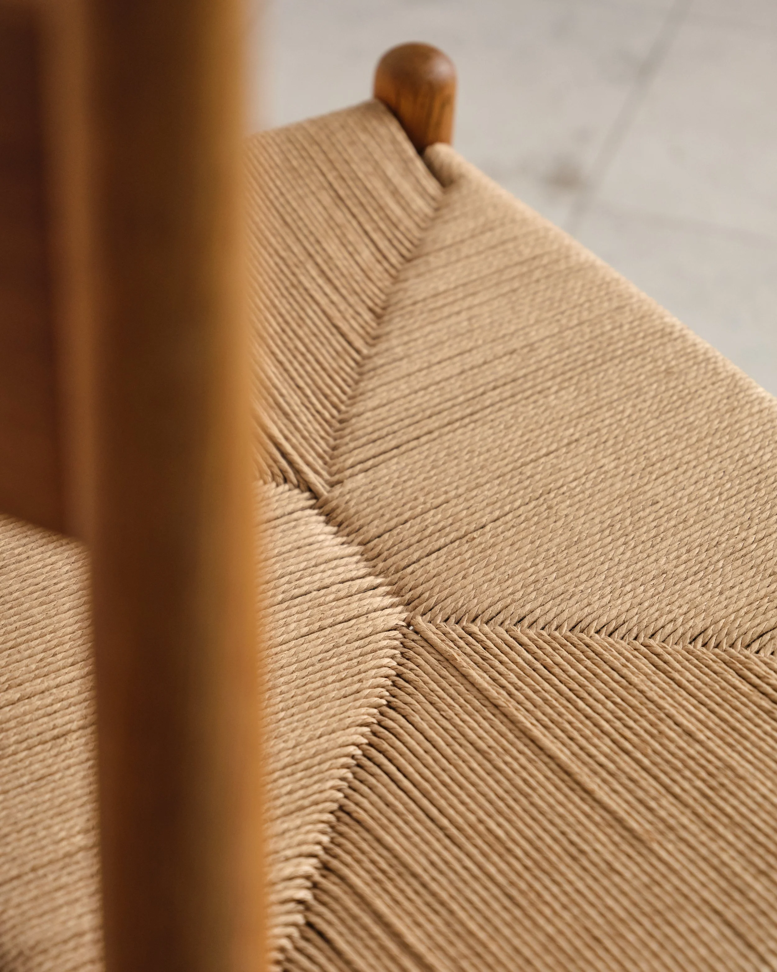 hans-wegner-dining-chairs-eiche-stühle-CH36-carl-hansen-mid-century-modern-furniture-mucmodern-21.jpg
