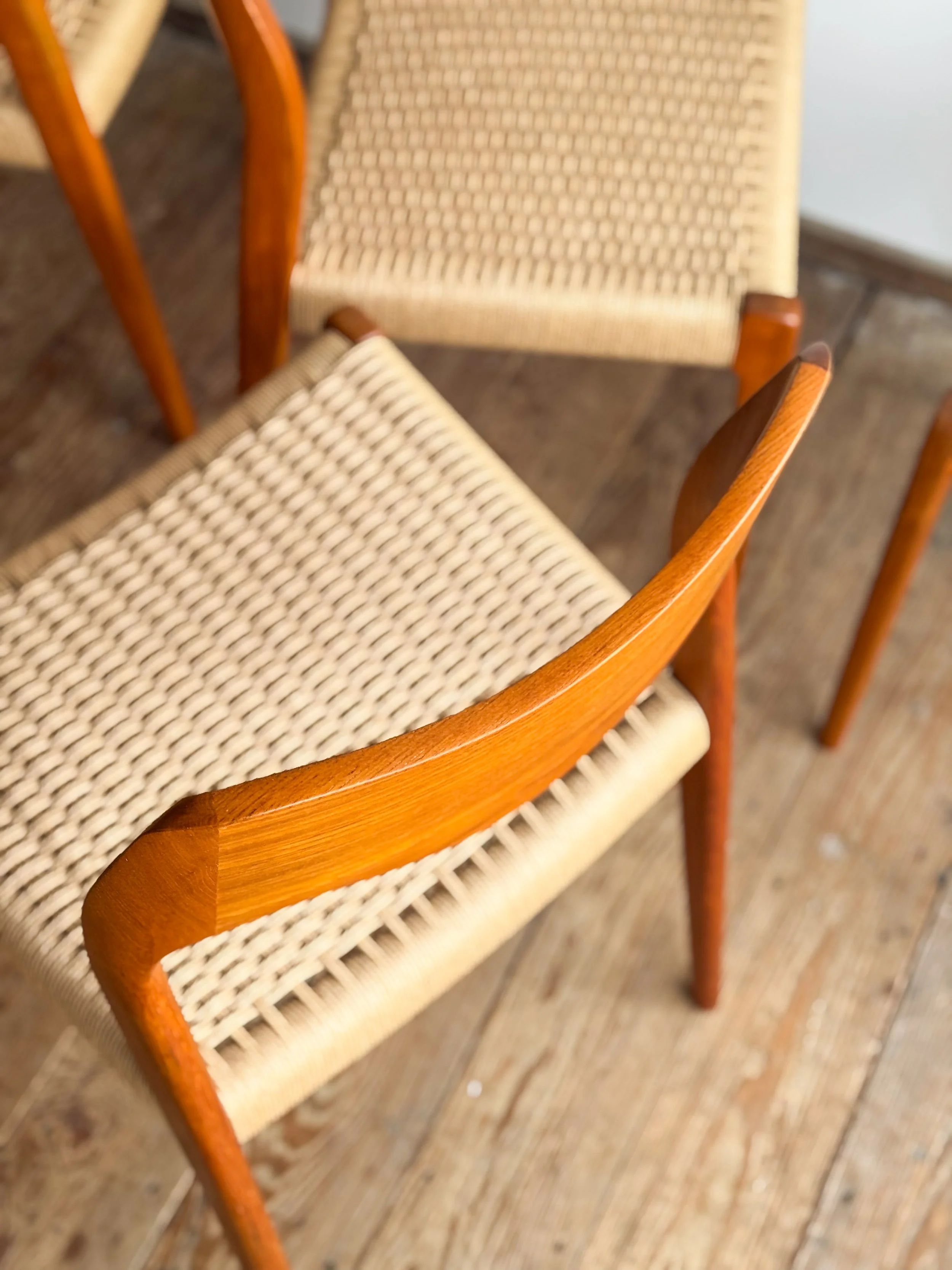 niels-moller-chairs-71-mid-century-modern-furniture-mucmodern-16.jpg