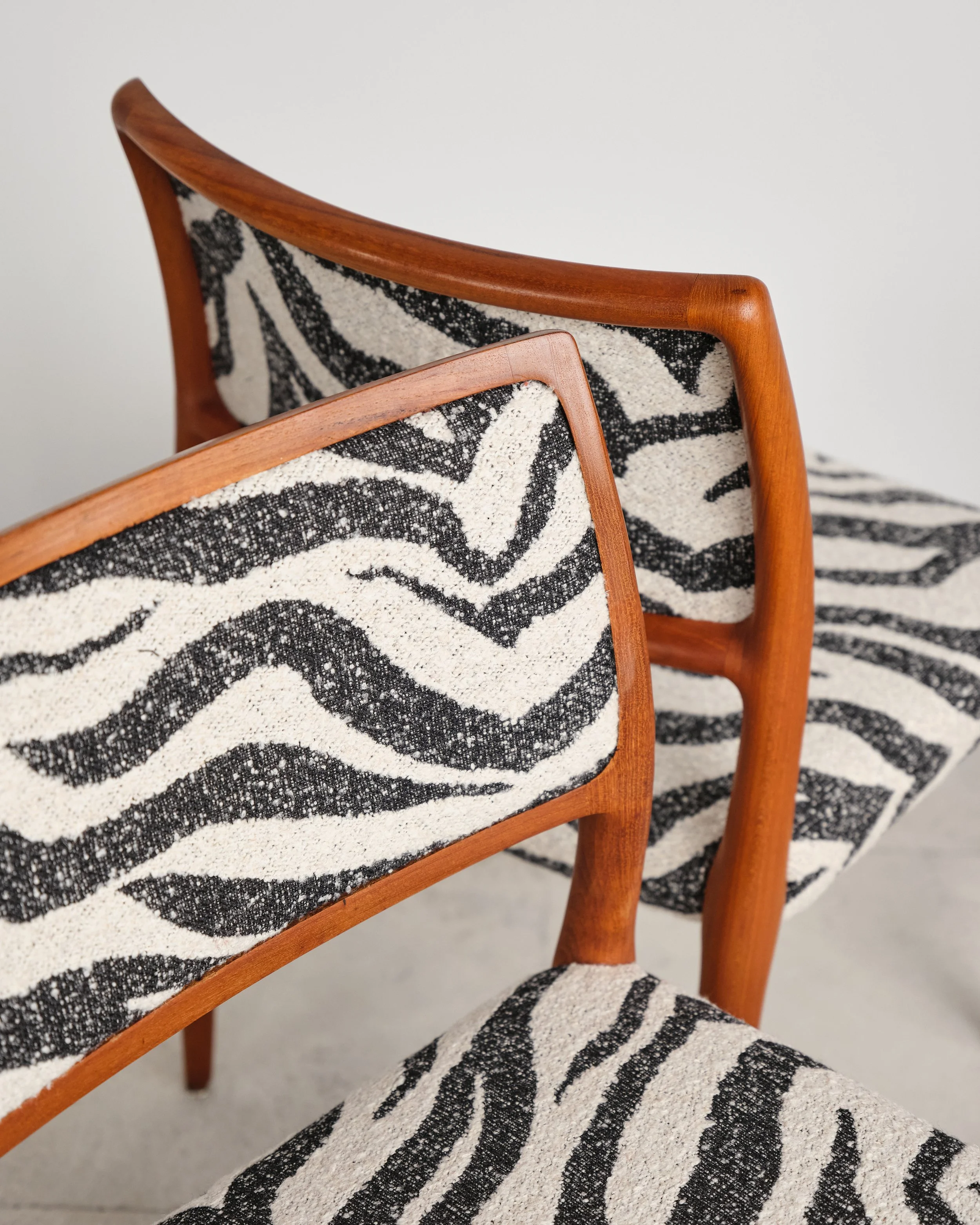 niels-moller-80-teak-chair-stuhl-set-mid-century-modern-furniture-mucmodern-23.jpg