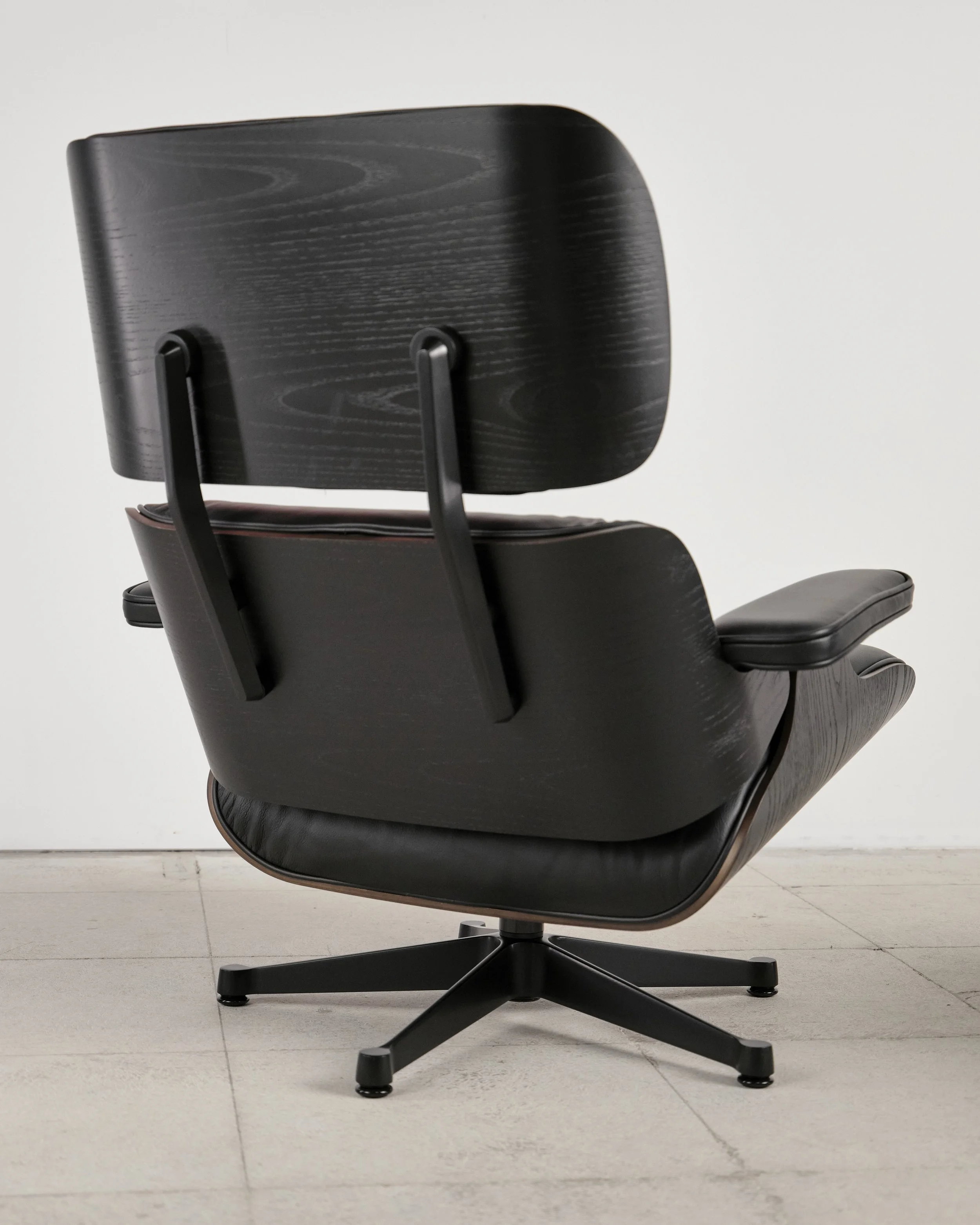eames-lounge-chair-ottoman-schwarz-black-vitra-mid-century-modern-furniture-mucmodern-27.jpg