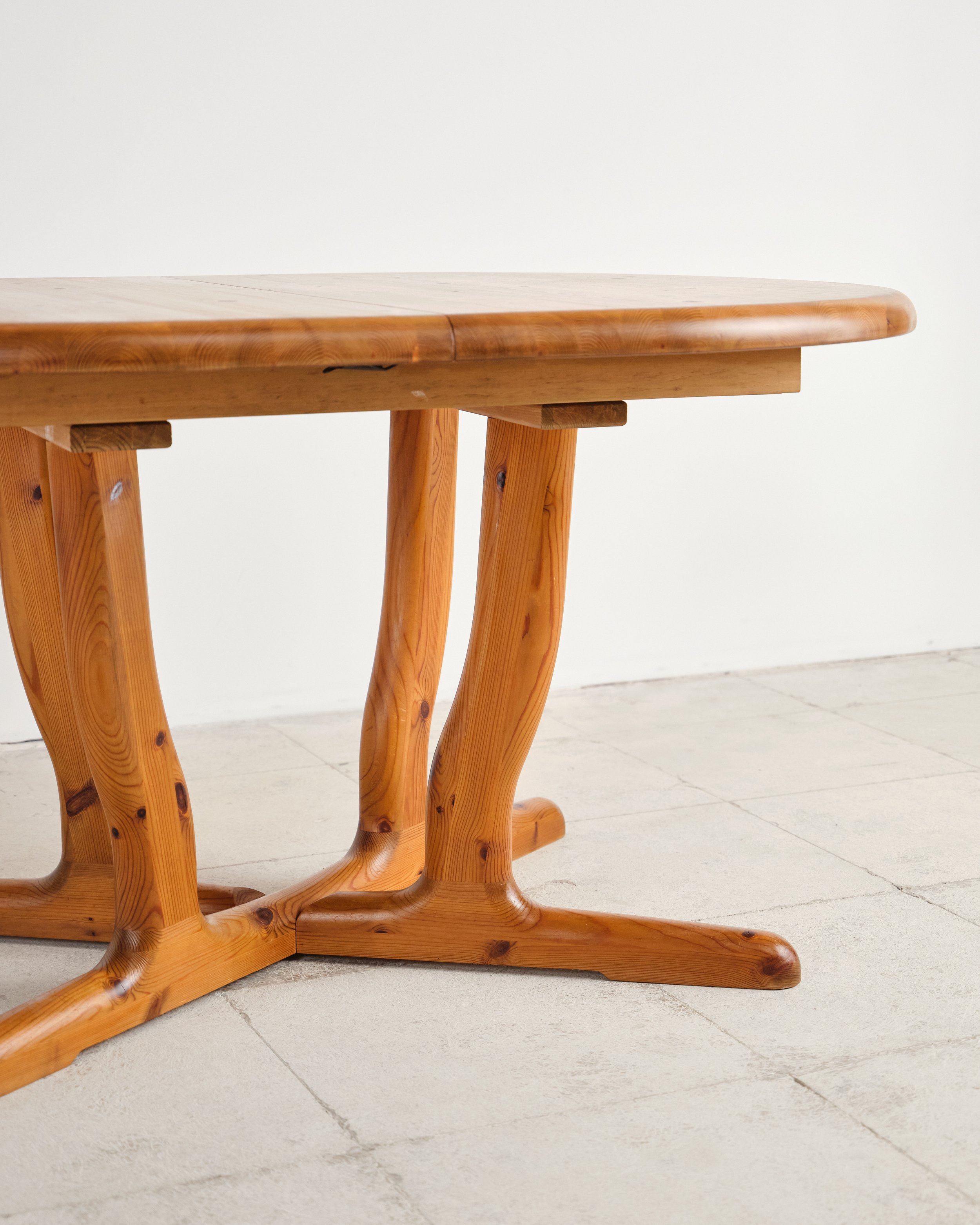 rainer-daumiller-brutalist-dining-table-pine-esstisch-mid-century-modern-furniture-mucmodern-33.jpg