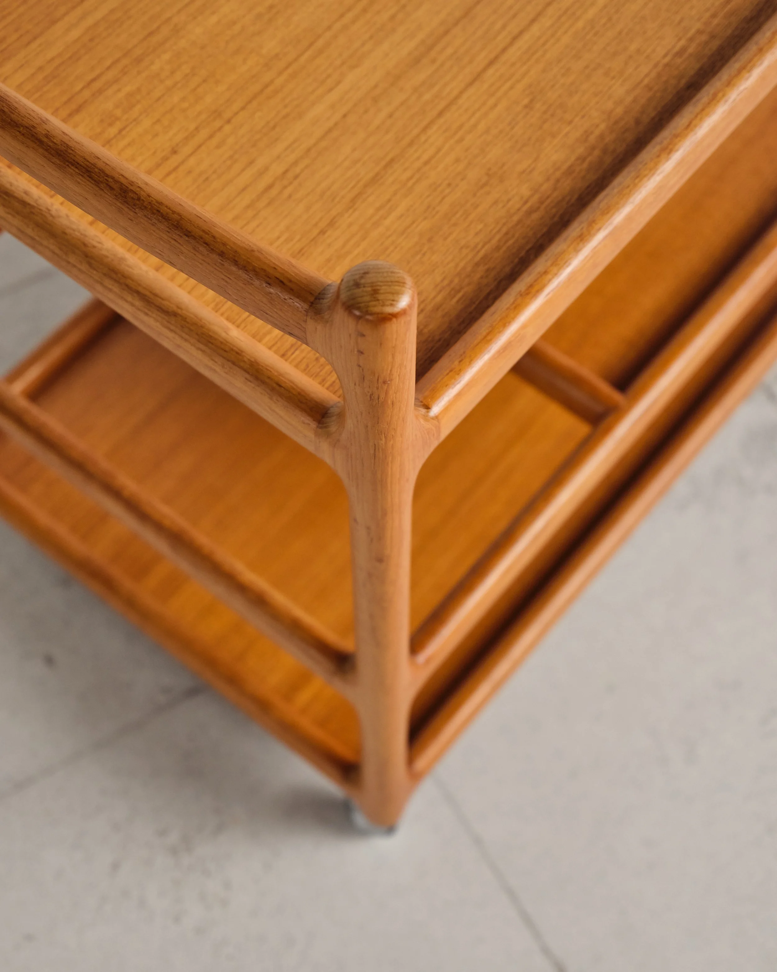 bar-cart-trolley-Johannes-andersen-silkeborg-mid-century-modern-furniture-mucmodern-11.jpg