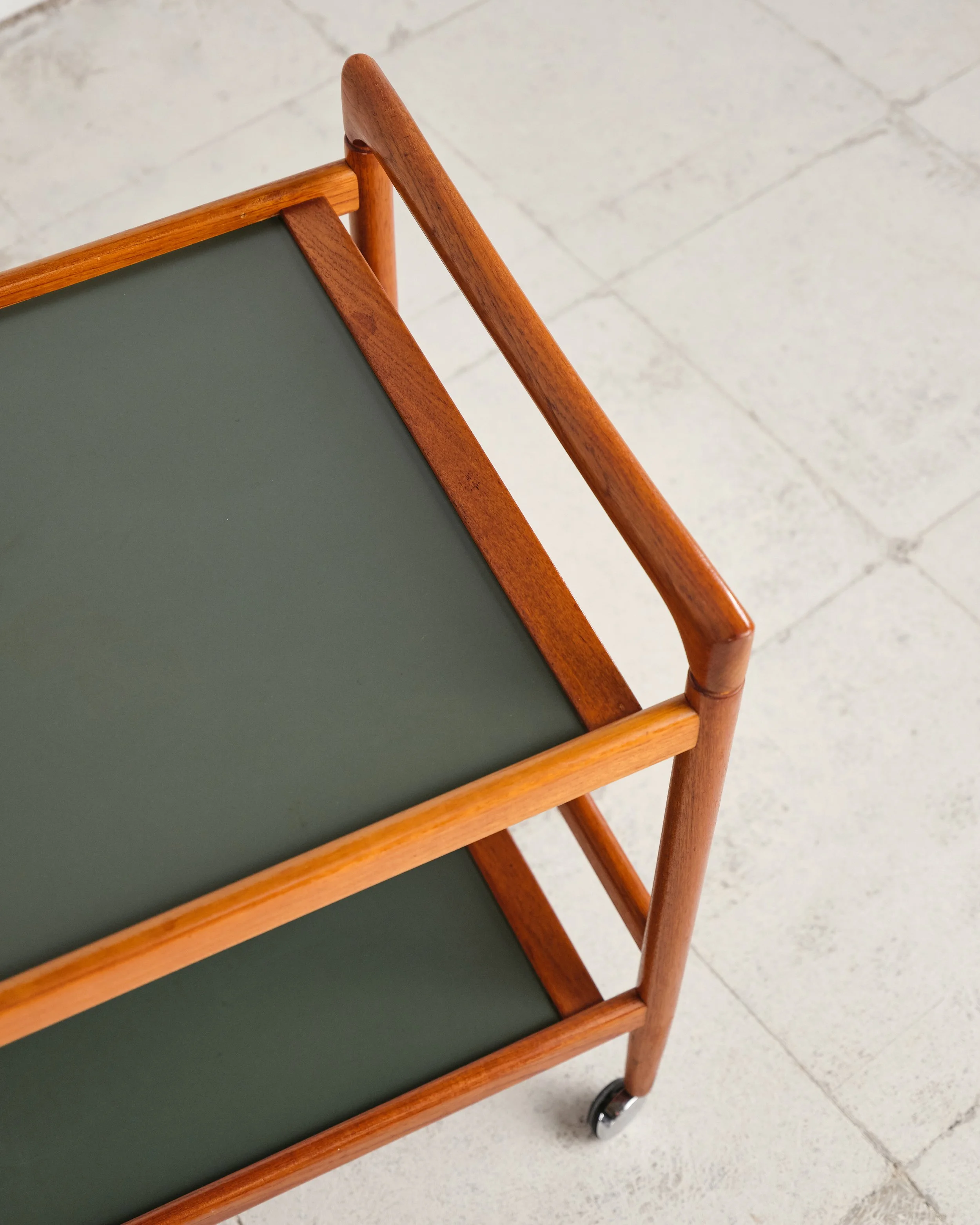bar-cart-trolley-dyrlund-mid-century-modern-furniture-mucmodern-15.jpg