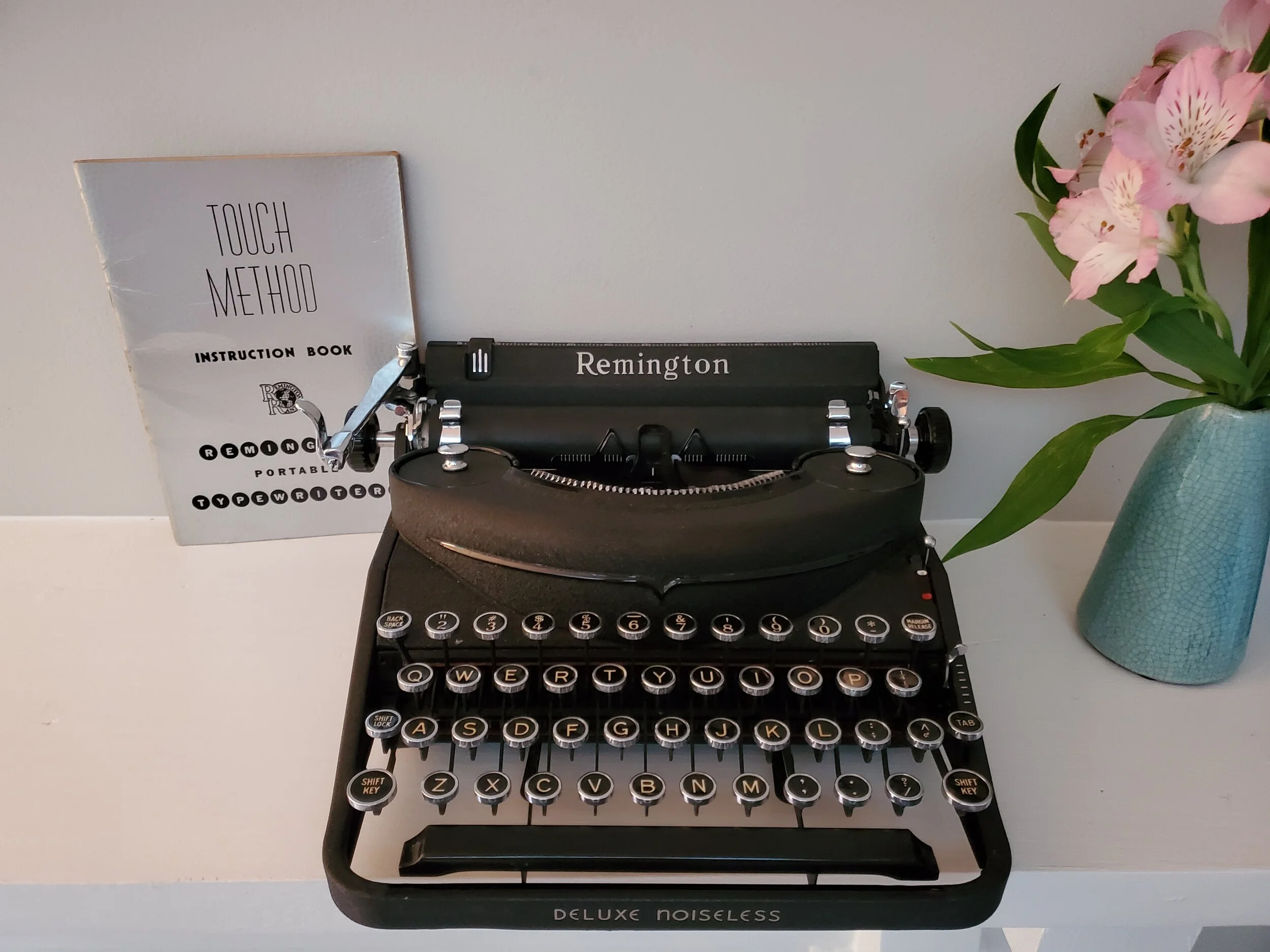 1938 Remington Noiseless Deluxe Standard Portable Typewriter