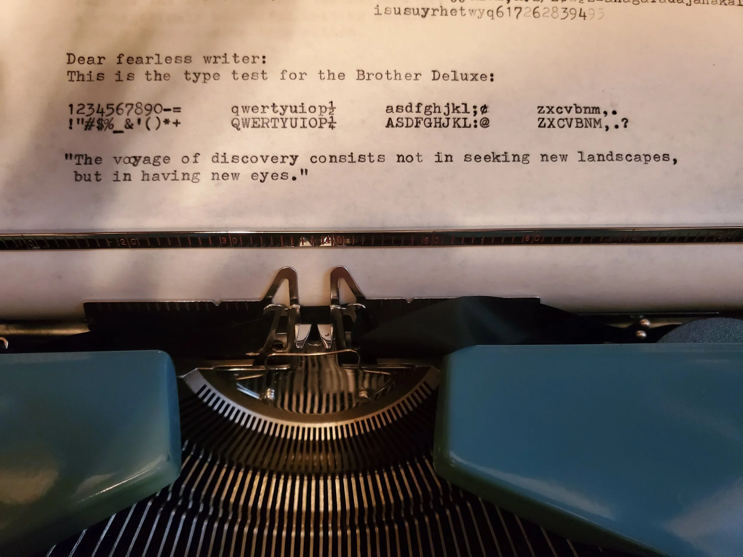 1960's Brother DeLuxe Vintage Manual Typewriter - With Case