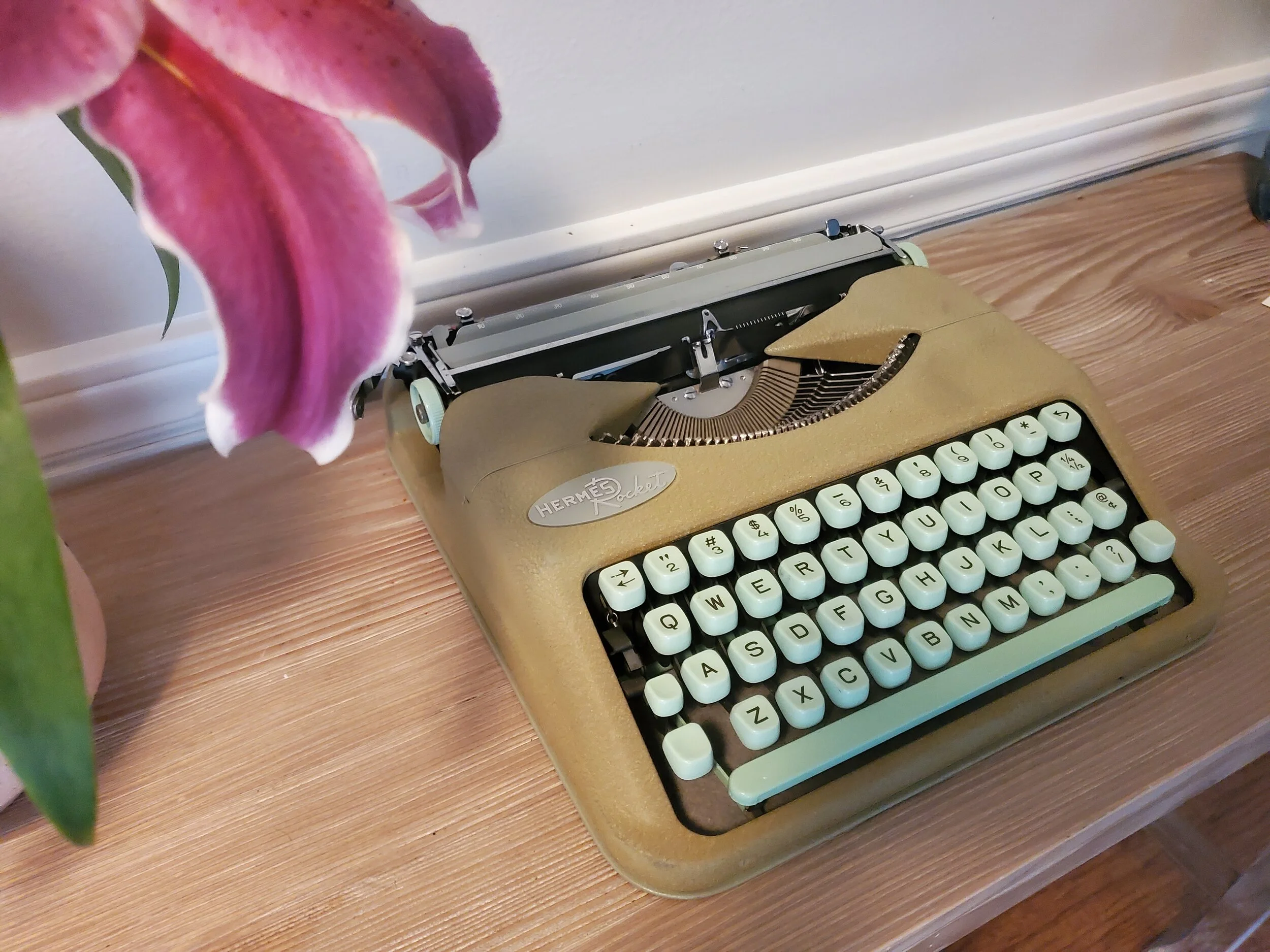 1956 Hermes Baby Typewriter with Case - Classic Quality