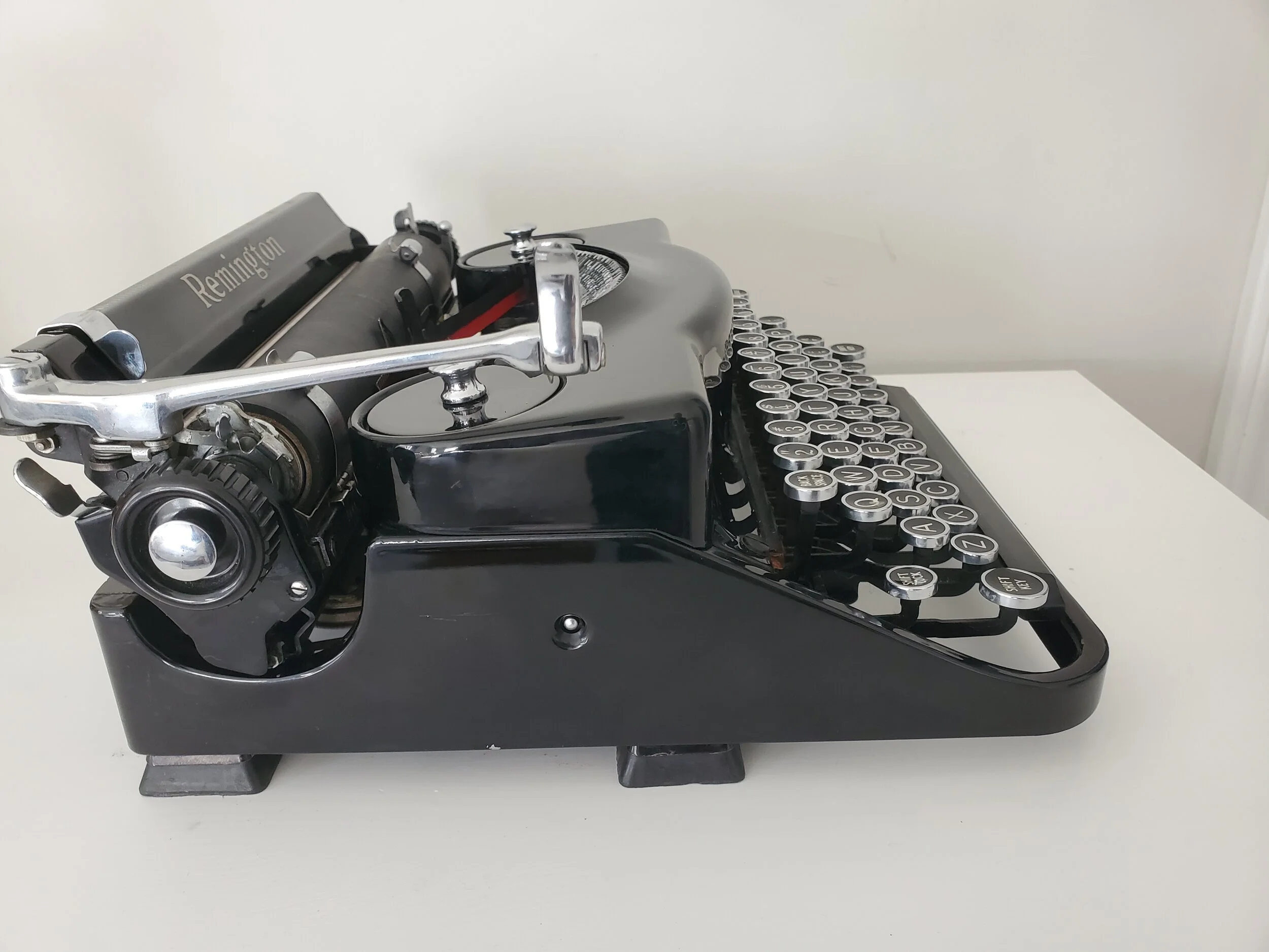 1938 Remington Model 1 Noiseless Typewriter | Glass Keys, Art Deco