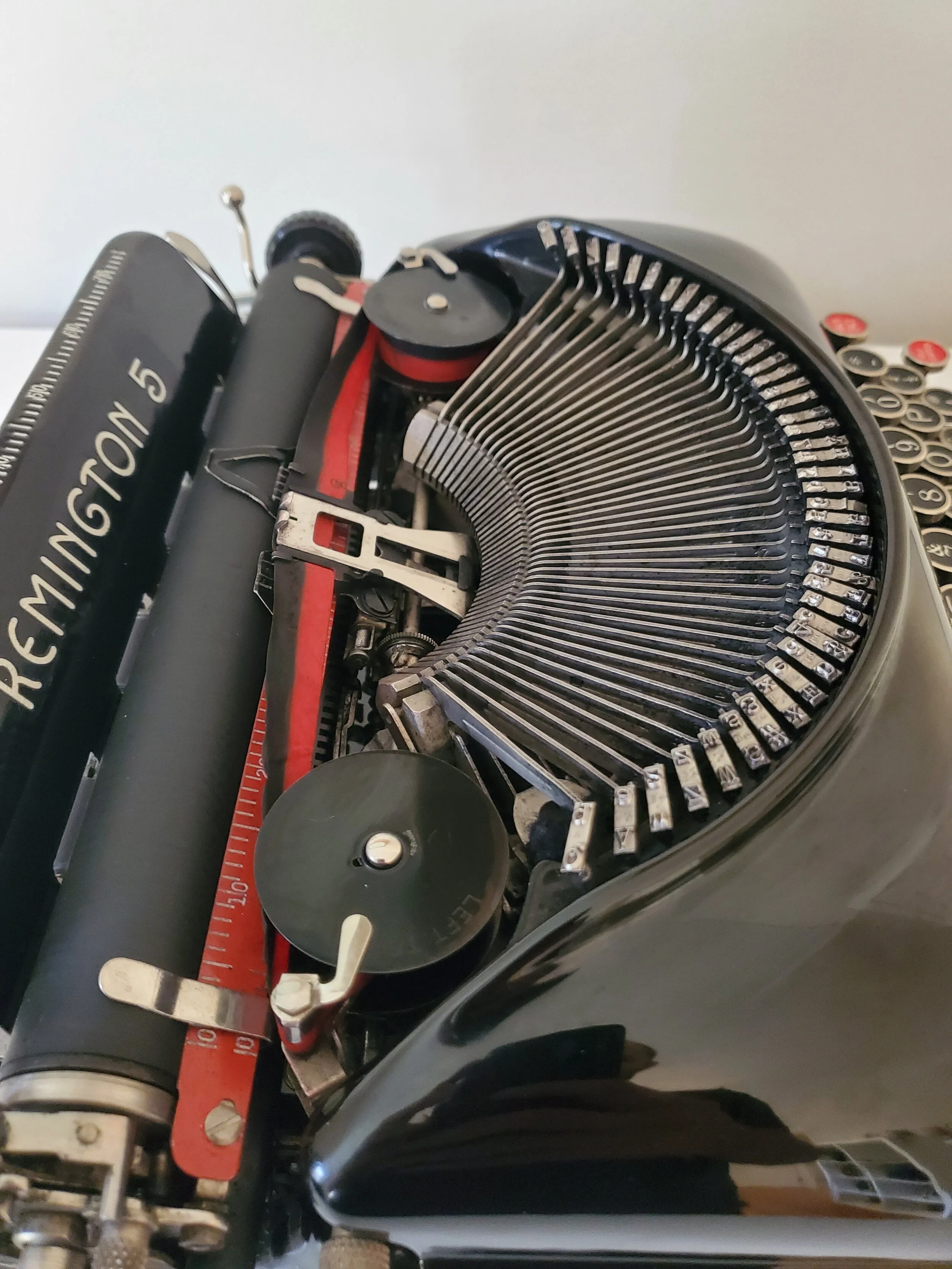 1940s Remington Model 5 Streamliner Typewriter | Gloss Black