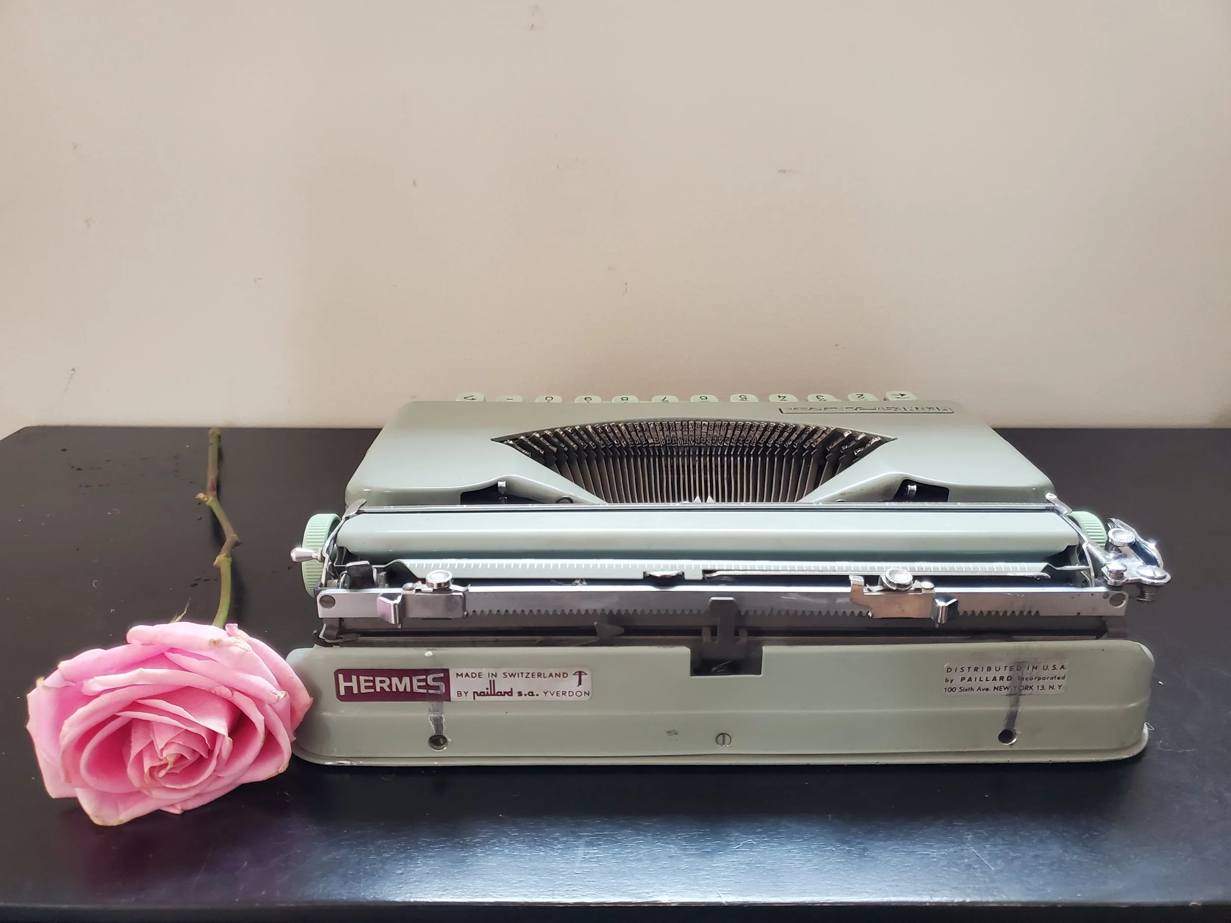 Hermes Baby / Rocket 1960's Vintage Manual Typewriter with Case