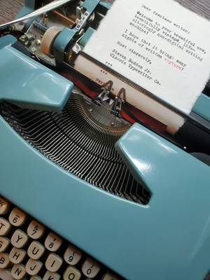 1960's Brother DeLuxe Vintage Manual Typewriter - With Case