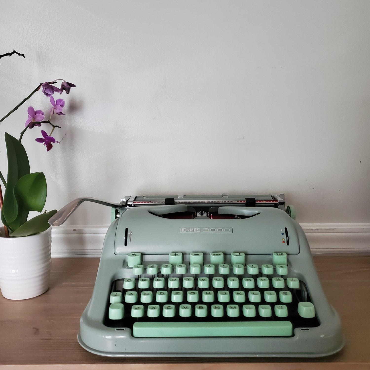 Hermes 3000 Vintage Typewriter: Serviced & Ready to Write