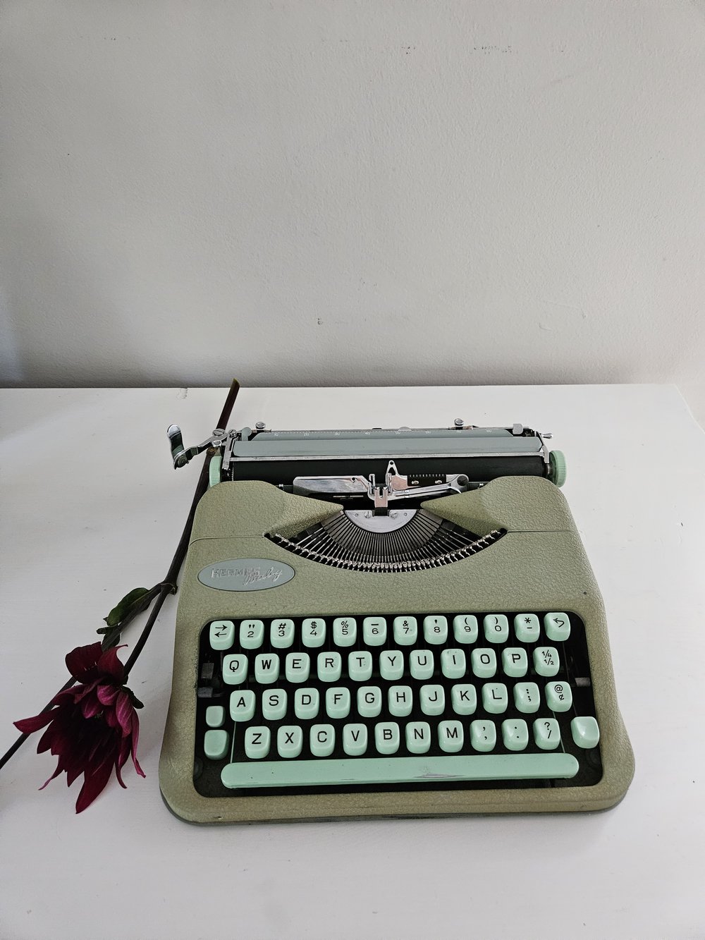 Circa 1956 Hermes Baby /Rocket Typewriter with case — Classic
