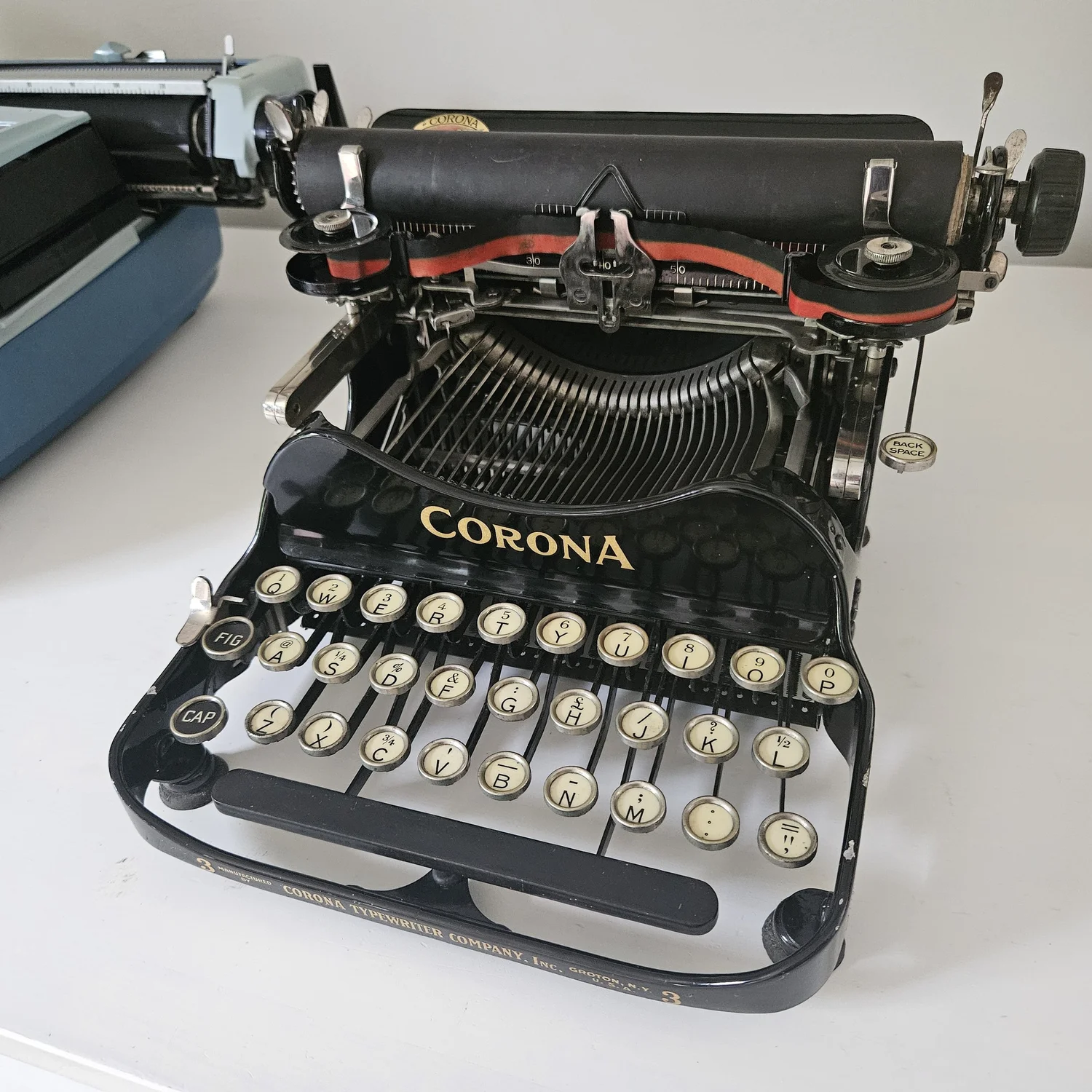 Stunning circa 1914 Corona 3 Typewriter with case — Classic