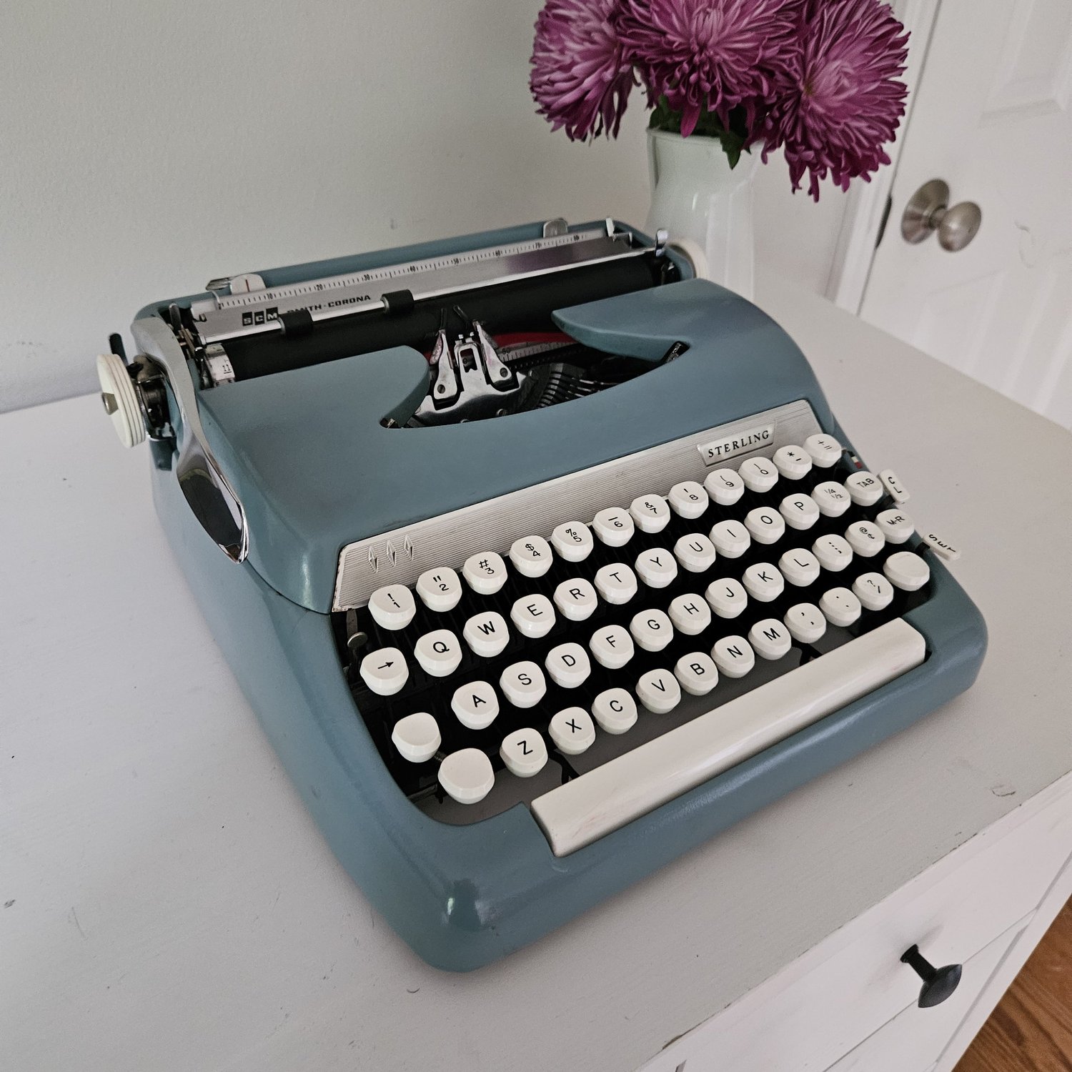 Circa 1963 Smith Corona Sterling 5ax Typewriter with Case