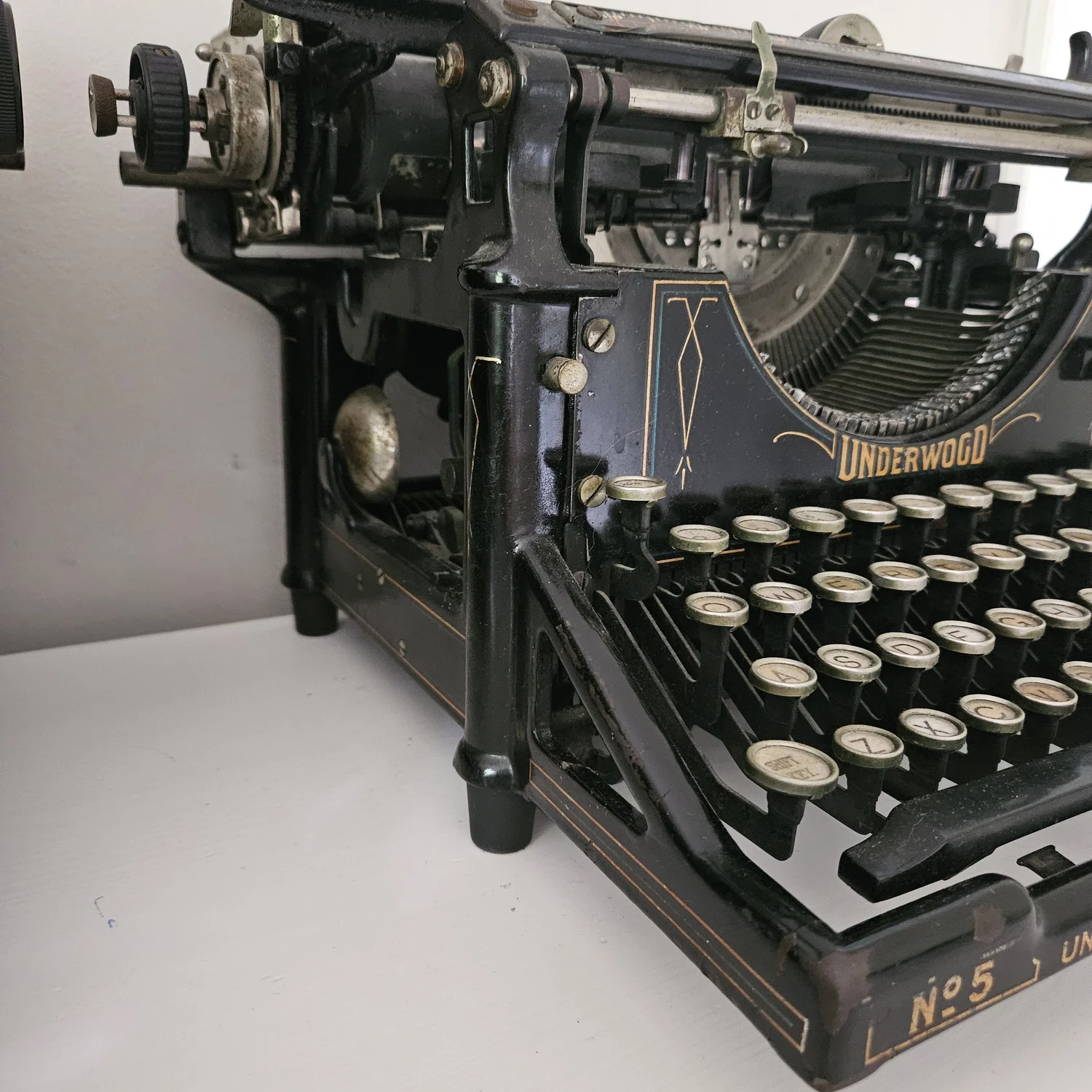 Circa 1915 Underwood Number 5 Desktop Typewriter — Classic