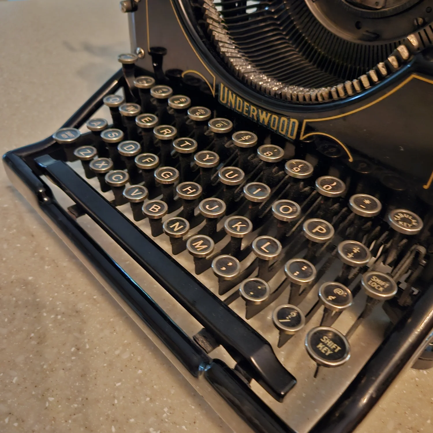 Circa 1915 Underwood Number 5 Desktop Typewriter — Classic