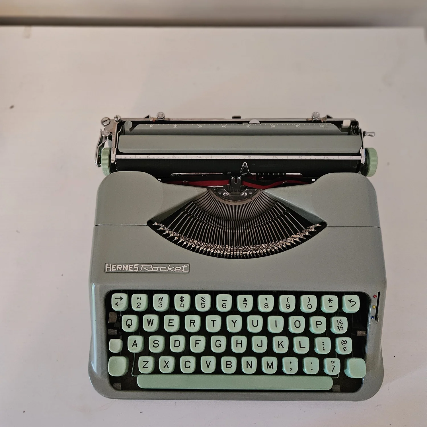 Hermes Baby / Rocket 1960's Vintage Manual Typewriter with Case