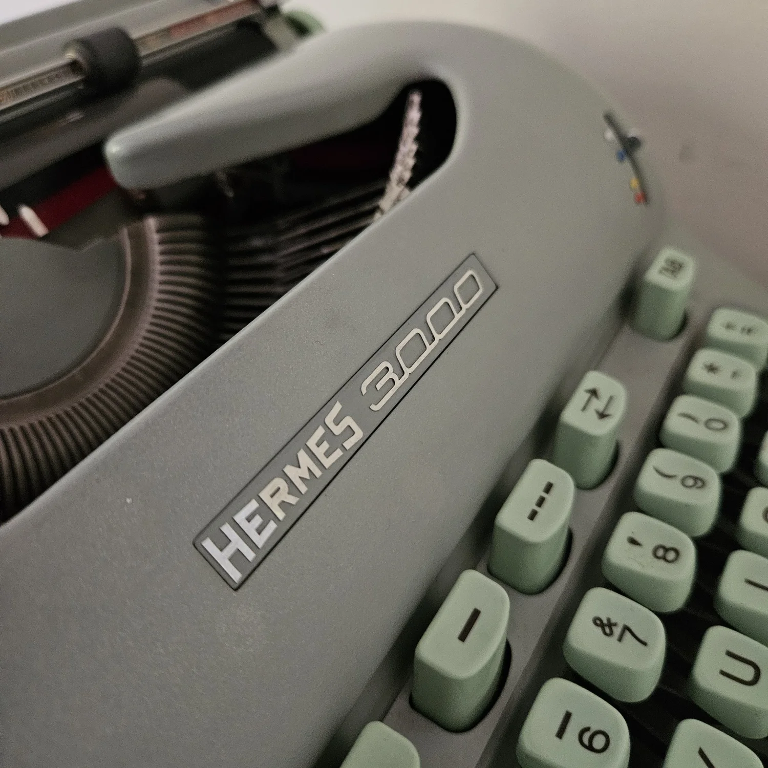 希少 タイプライター HERMES 3000 ウムラウト ドイツ スウェーデン語
