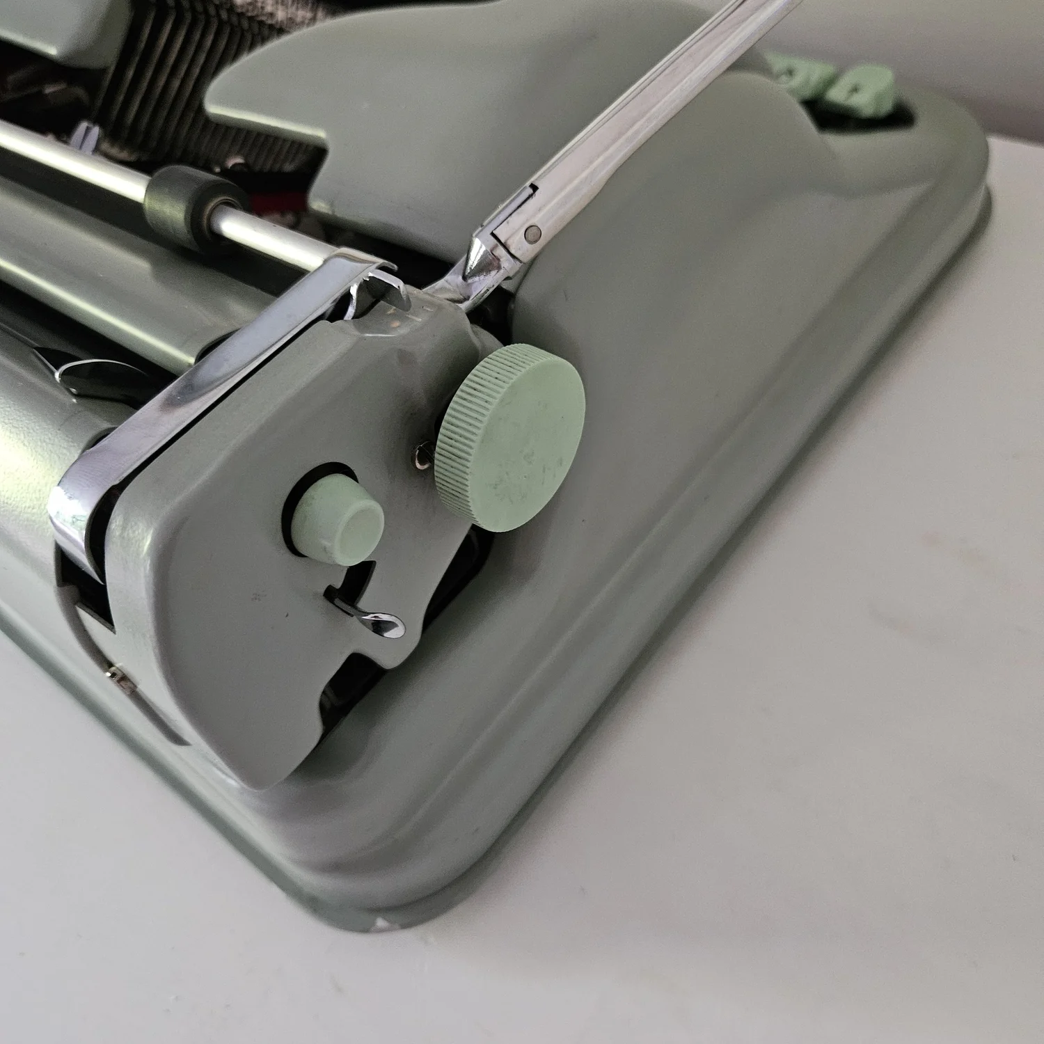 Hermes 3000 vintage typewriter with case and manual, serviced