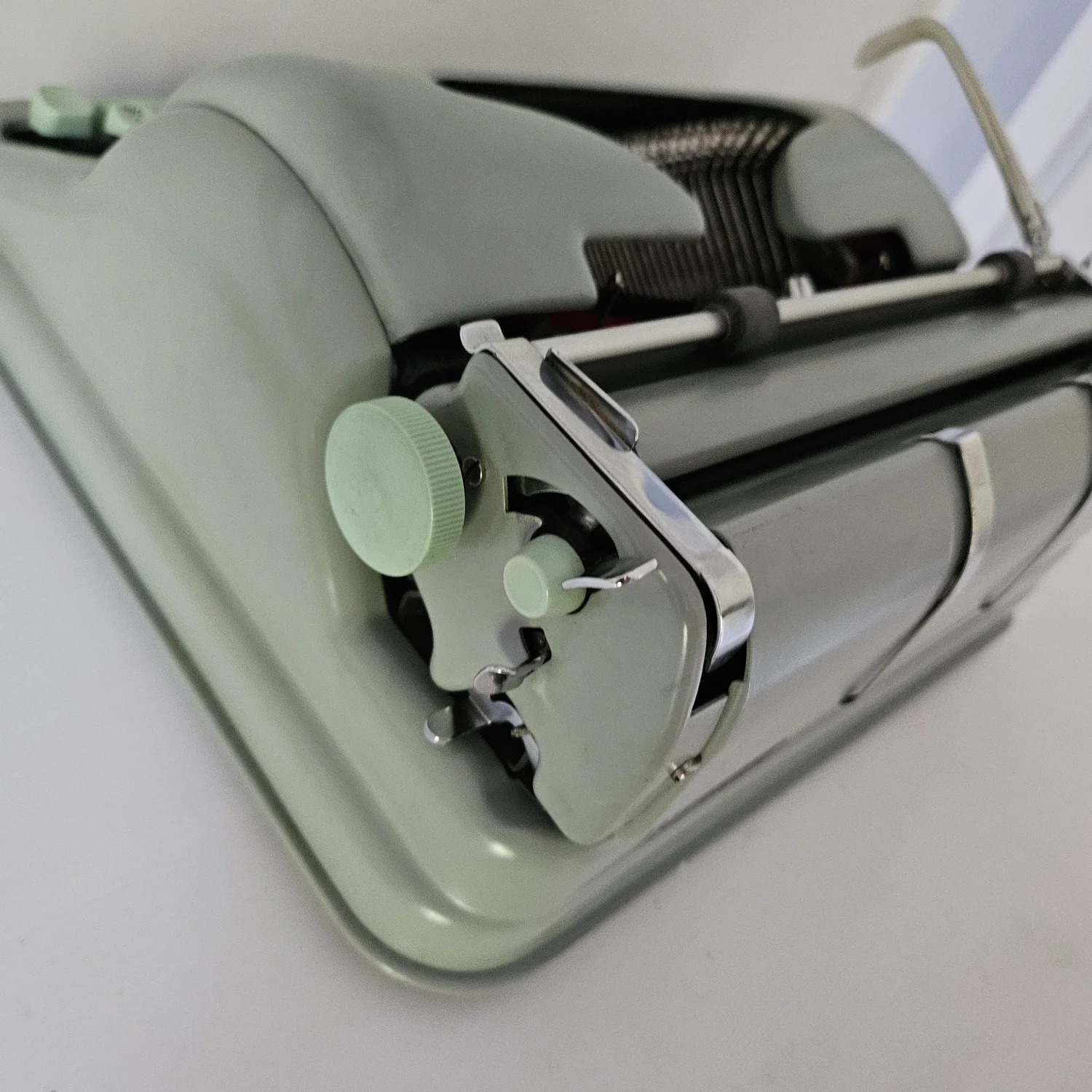 Hermes 3000 vintage typewriter with case and manual, serviced