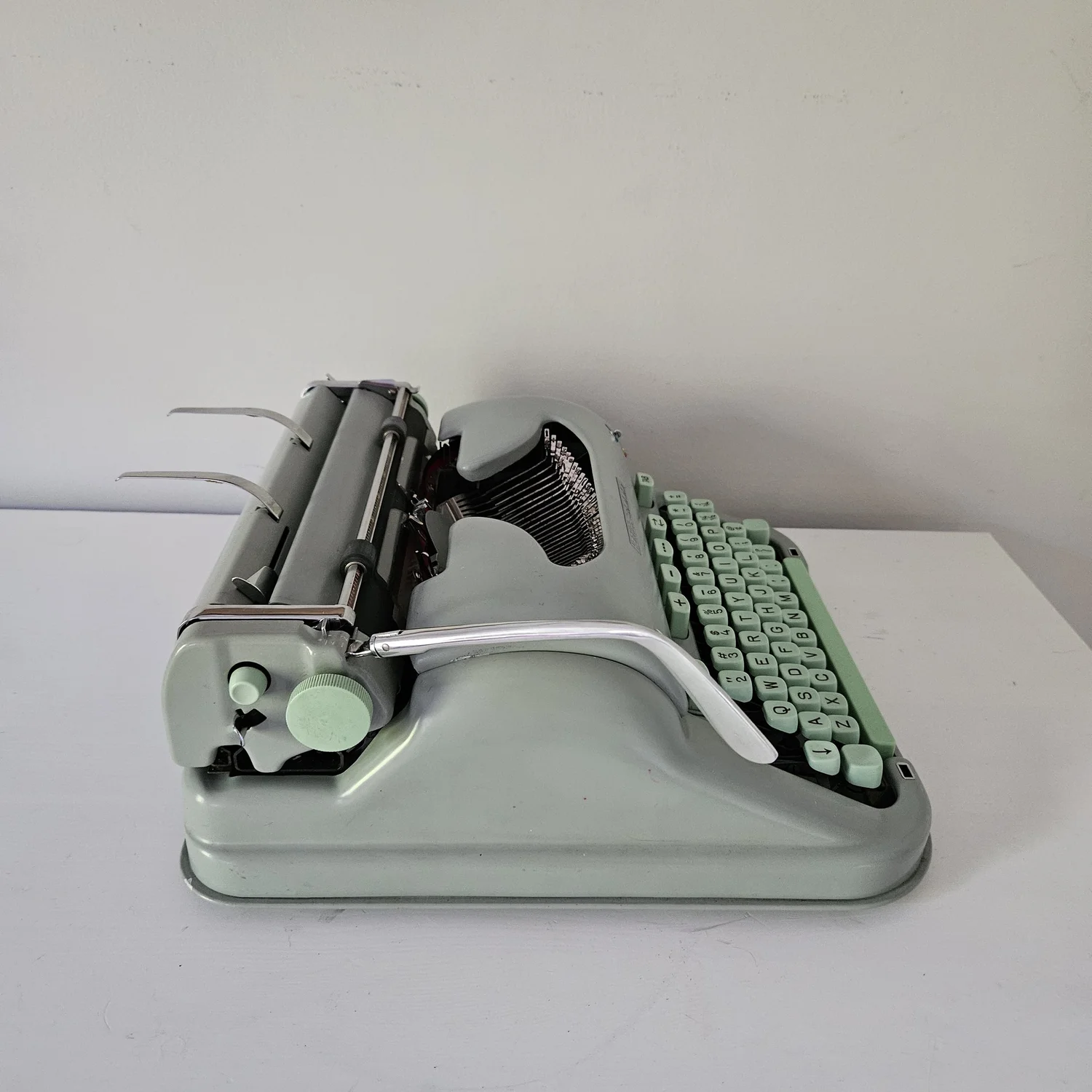 タイプライター　HERMES3000 LOVELY TYPEWRITER HERMES 3000 - INTERESTING FONT- NO RISK