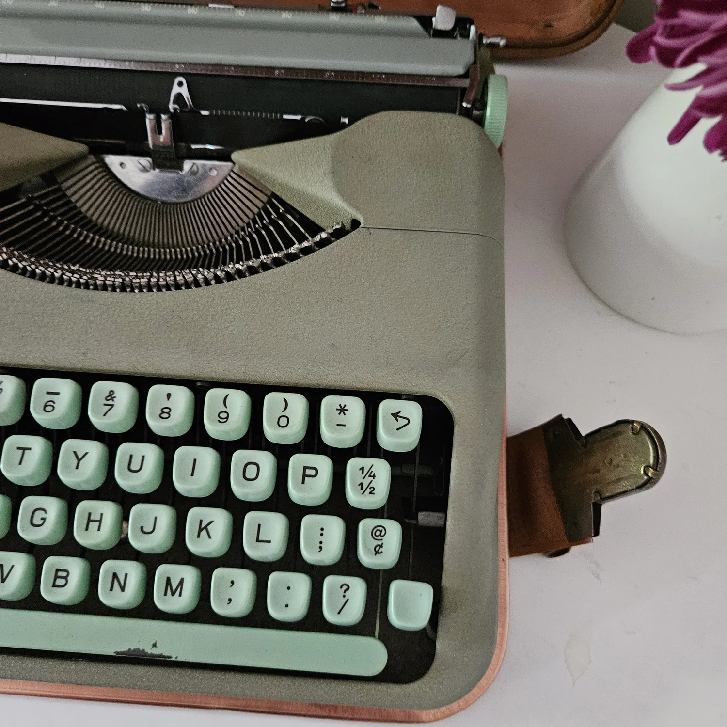 HERMES Baby Typewriter (タイプライター） HERMES Baby 中古タイプライター｜タイプライター専門店の尾河商会