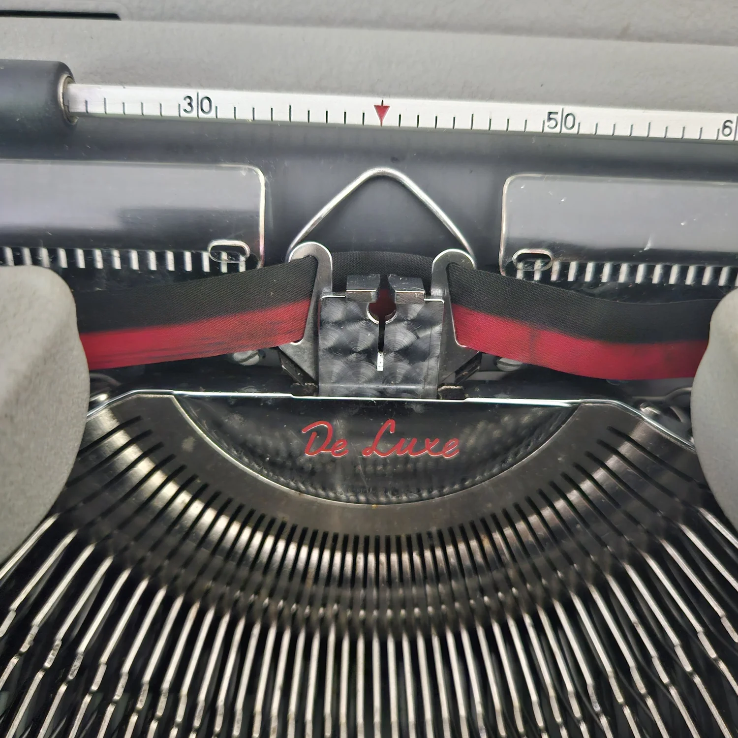 Olympia SM3 or SM4: Vintage Manual Typewriter with Case — Classic
