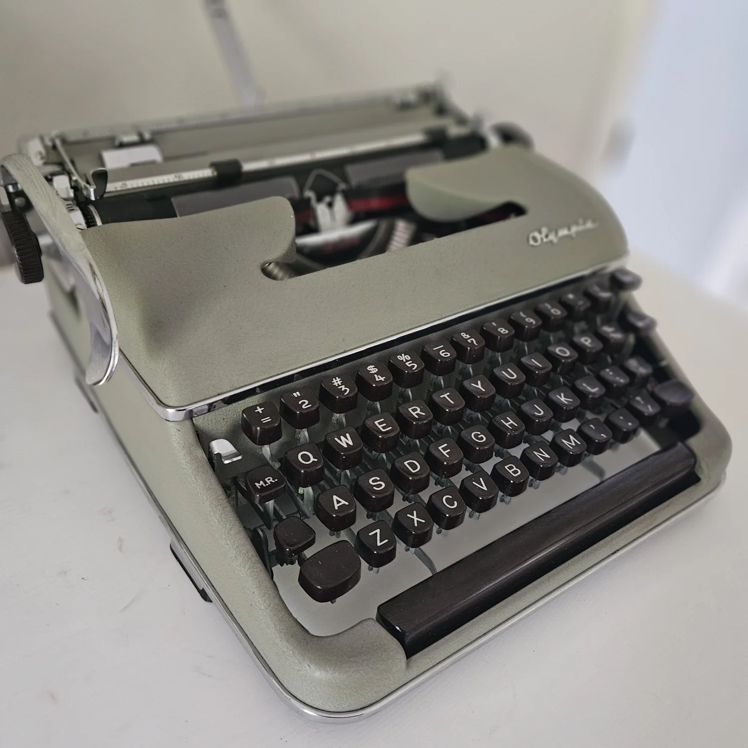 Olympia SM3タイプライター 1950年代 ケース付き　グレー Olympia SM3タイプライター 1950年代 ケース付き グレー - メルカリ