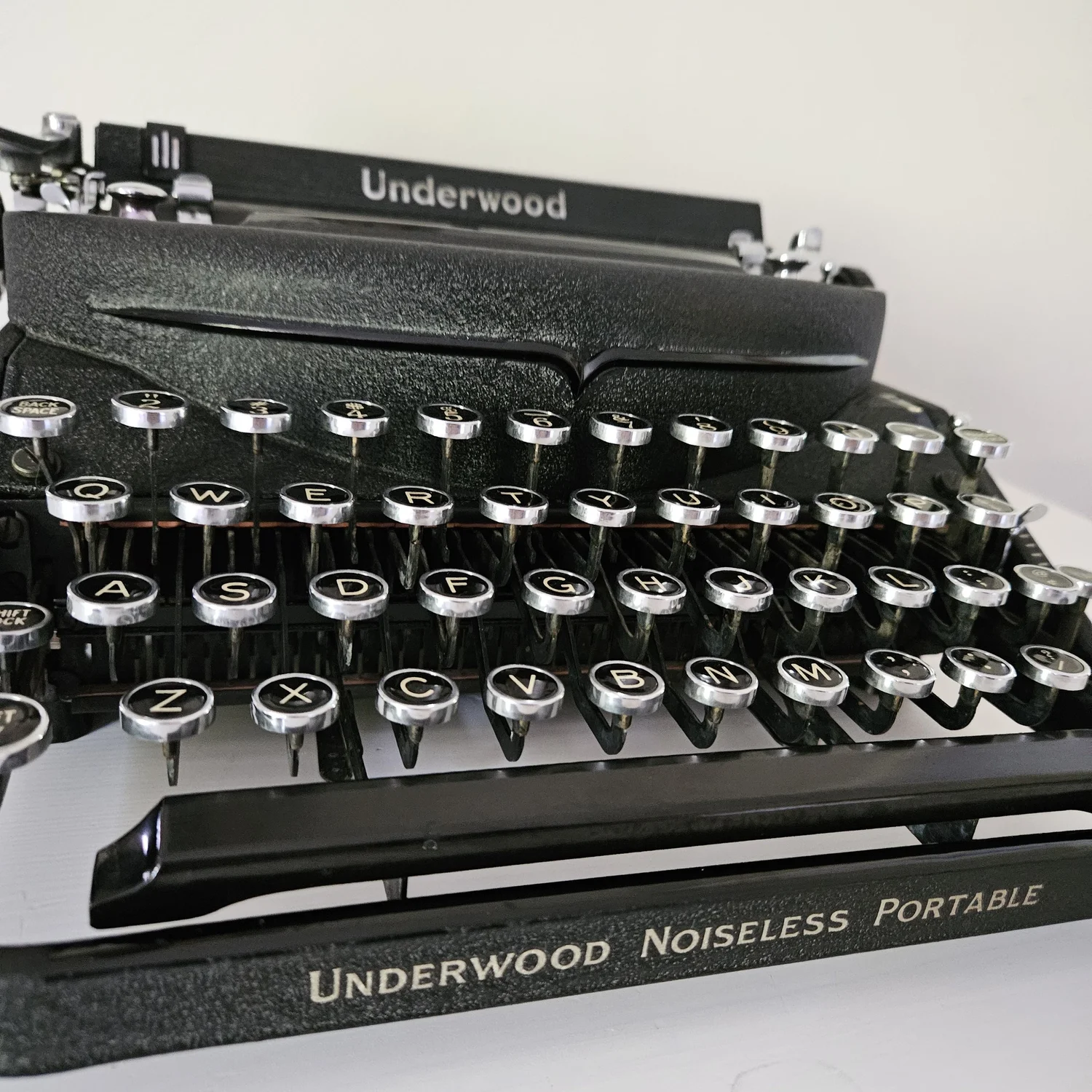 1938 Remington Noiseless Deluxe Typewriter | Hemingway's Choice