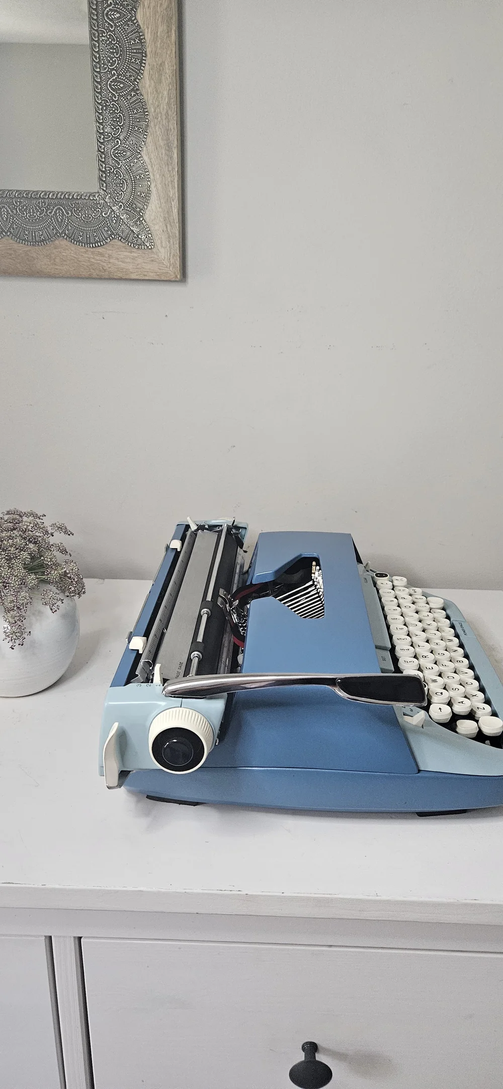 Smith Corona Working Vintage Typewriter For Sale — Classic