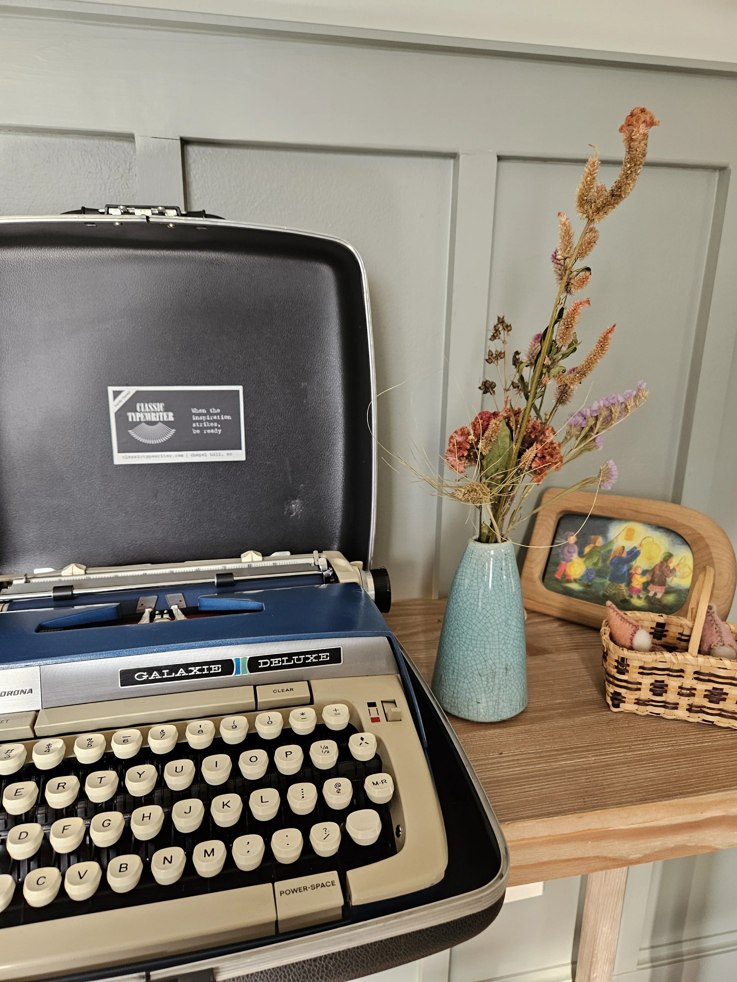 The Timeless Gift of a Typewriter for Waldorf Kids: Embracing Steiner's Vision in a Digital Age