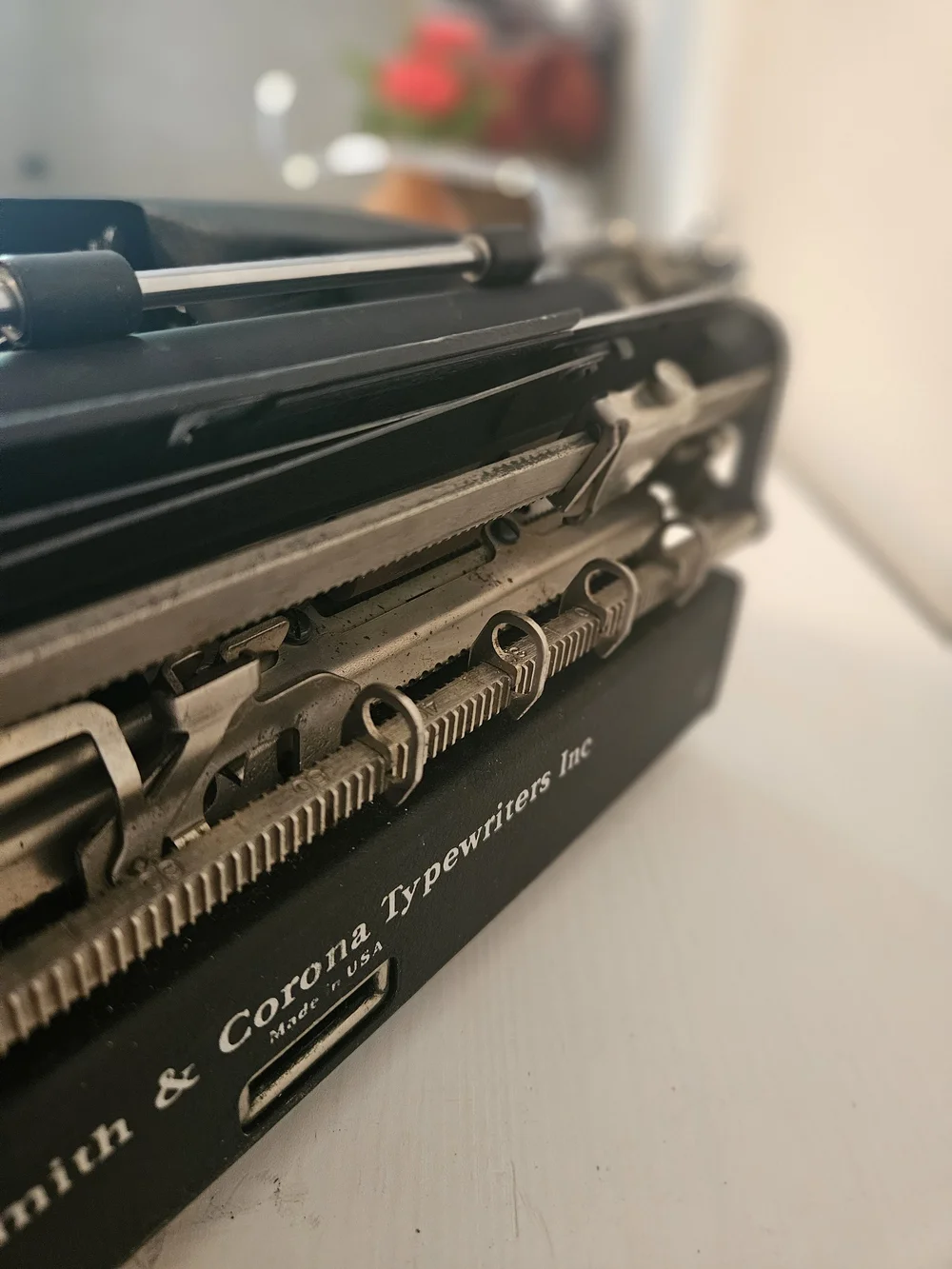 Circa 1940 Smith Corona Silent / Sterling Typewriter with case (4s