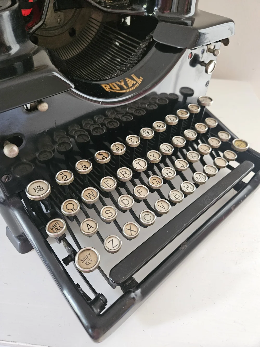 Circa 1021 Royal Desktop No. 10 Typewriter — Classic Typewriter Co.