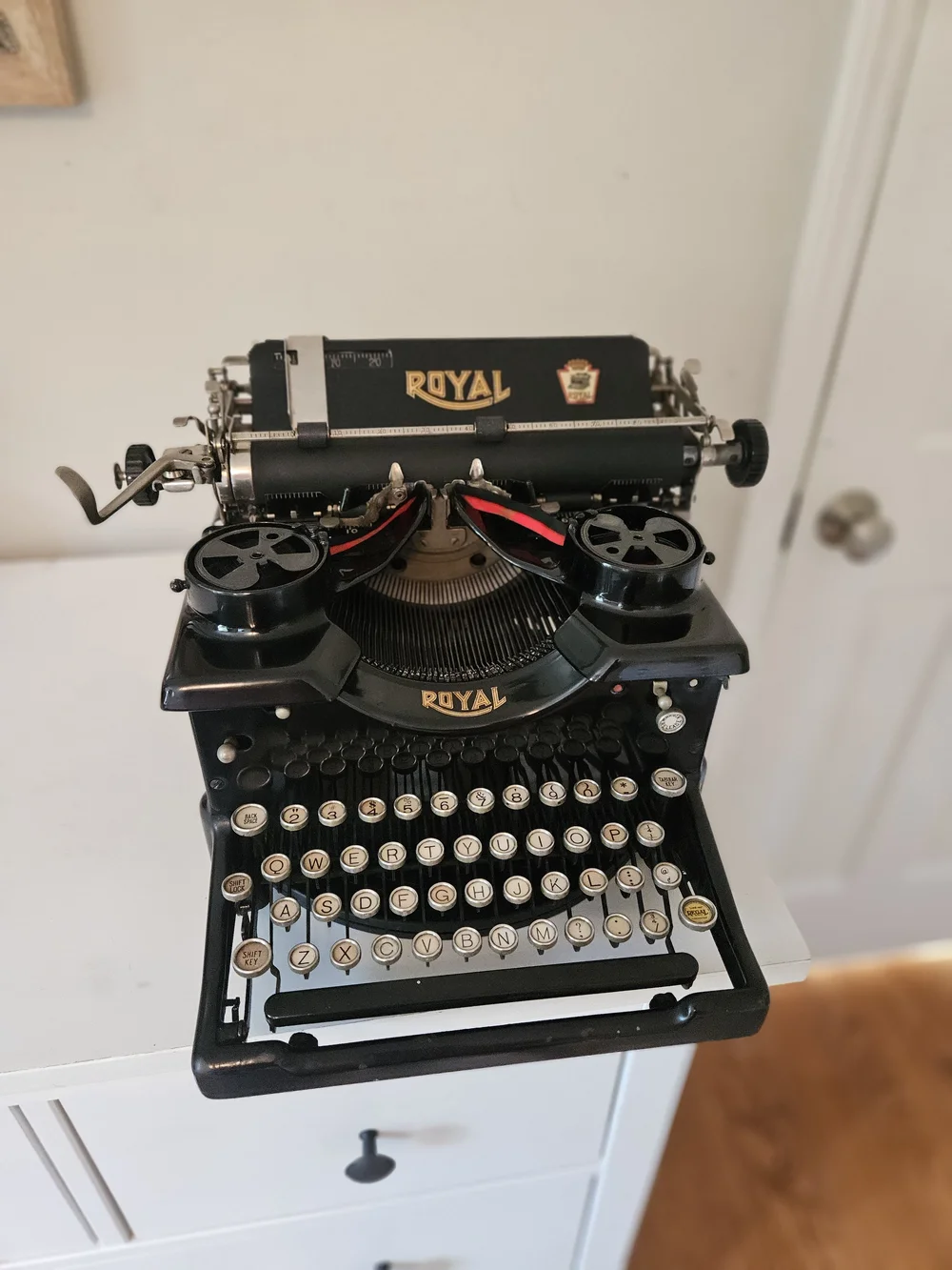 Circa 1021 Royal Desktop No. 10 Typewriter — Classic Typewriter Co