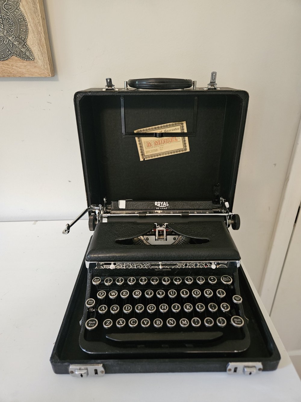 Circa 1937 Royal DeLuxe Working Vintage Typewriter with Case