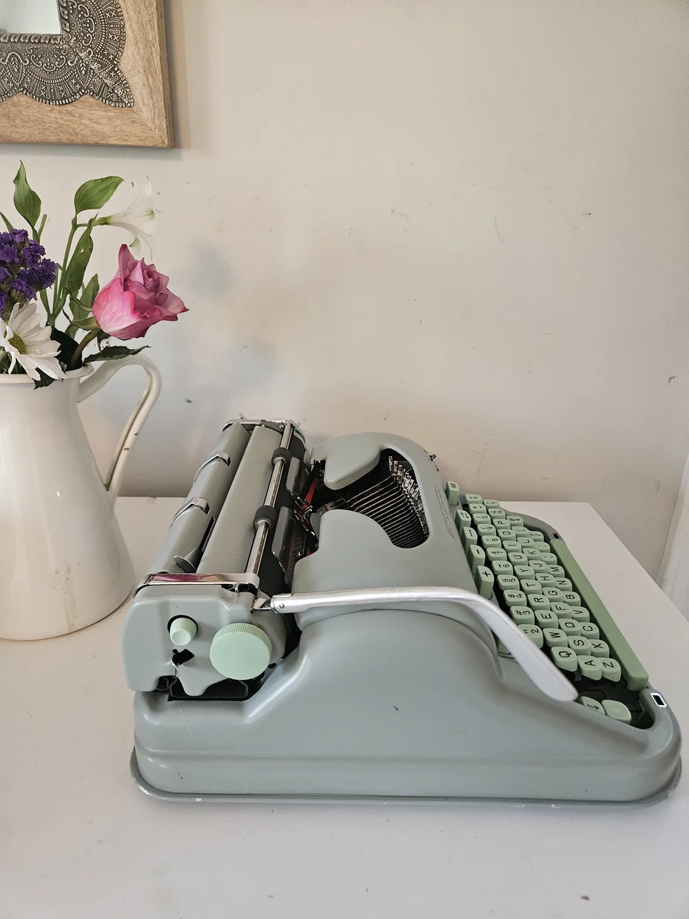 Hermes 3000 vintage typewriter with case and manual, serviced