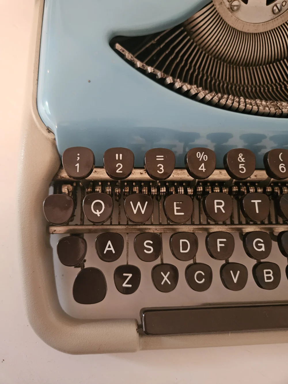 Groma Kolibri N — Two-Tone Sky Blue & Cream, circa 1960 — Classic
