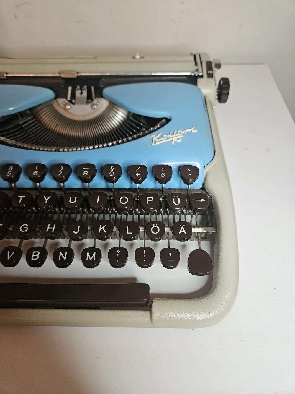 Groma Kolibri N — Two-Tone Sky Blue & Cream, circa 1960 — Classic