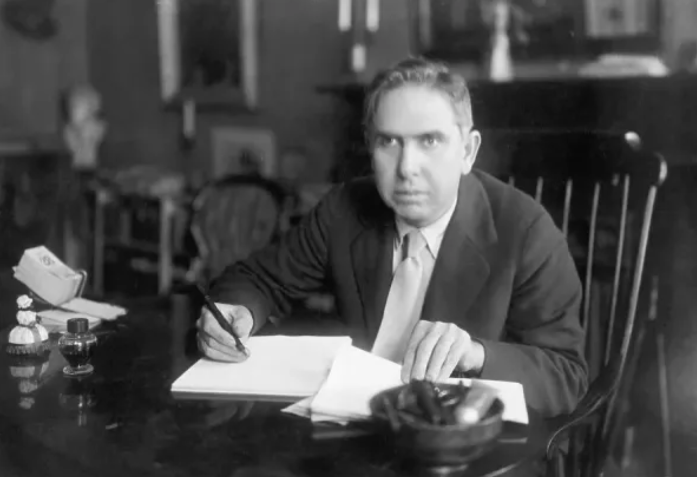 Theodore Dreiser: The Writer Who Succeeded Despite Everything — Including Himself