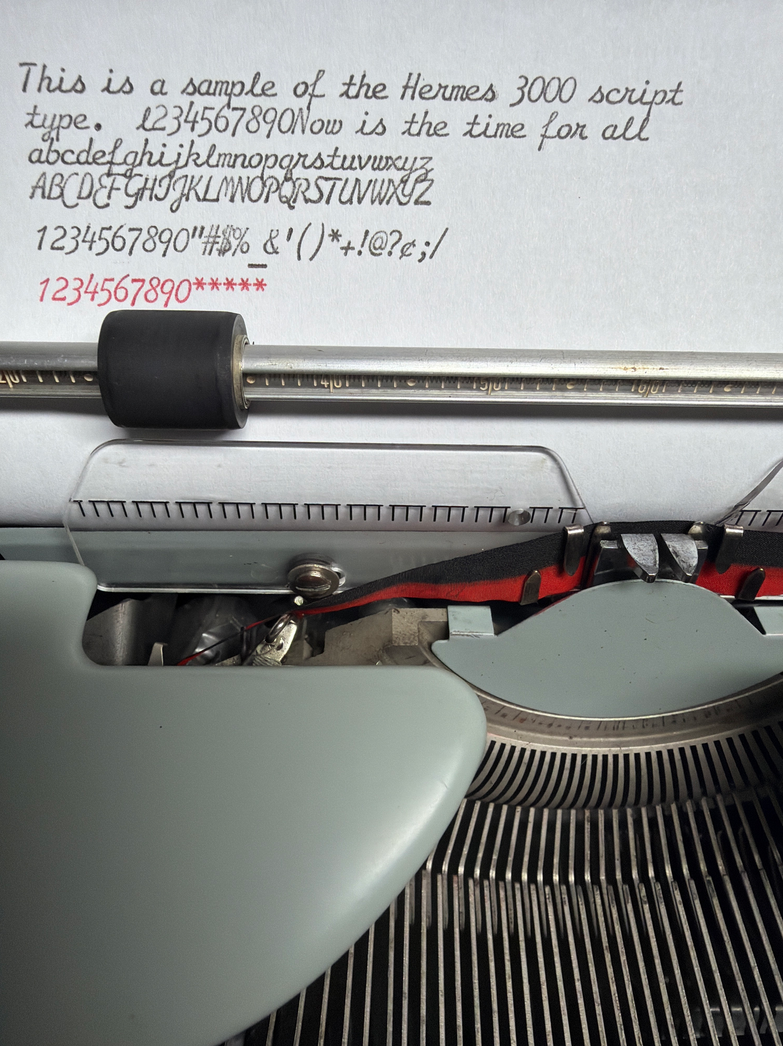 SCRIPT Hermes 3000 Vintage Manual Typewriter with Case