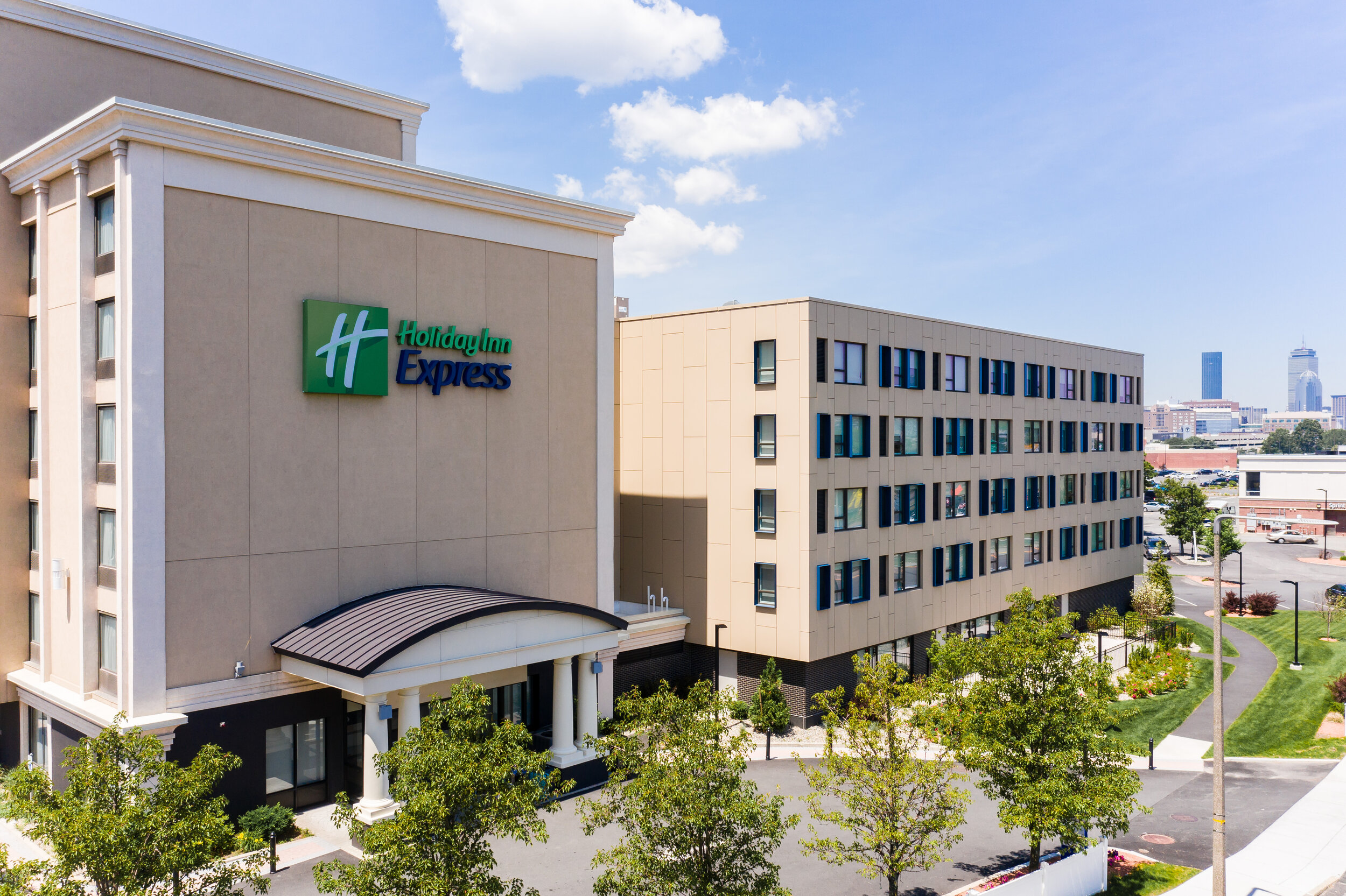 Holiday Inn Express-8.jpg