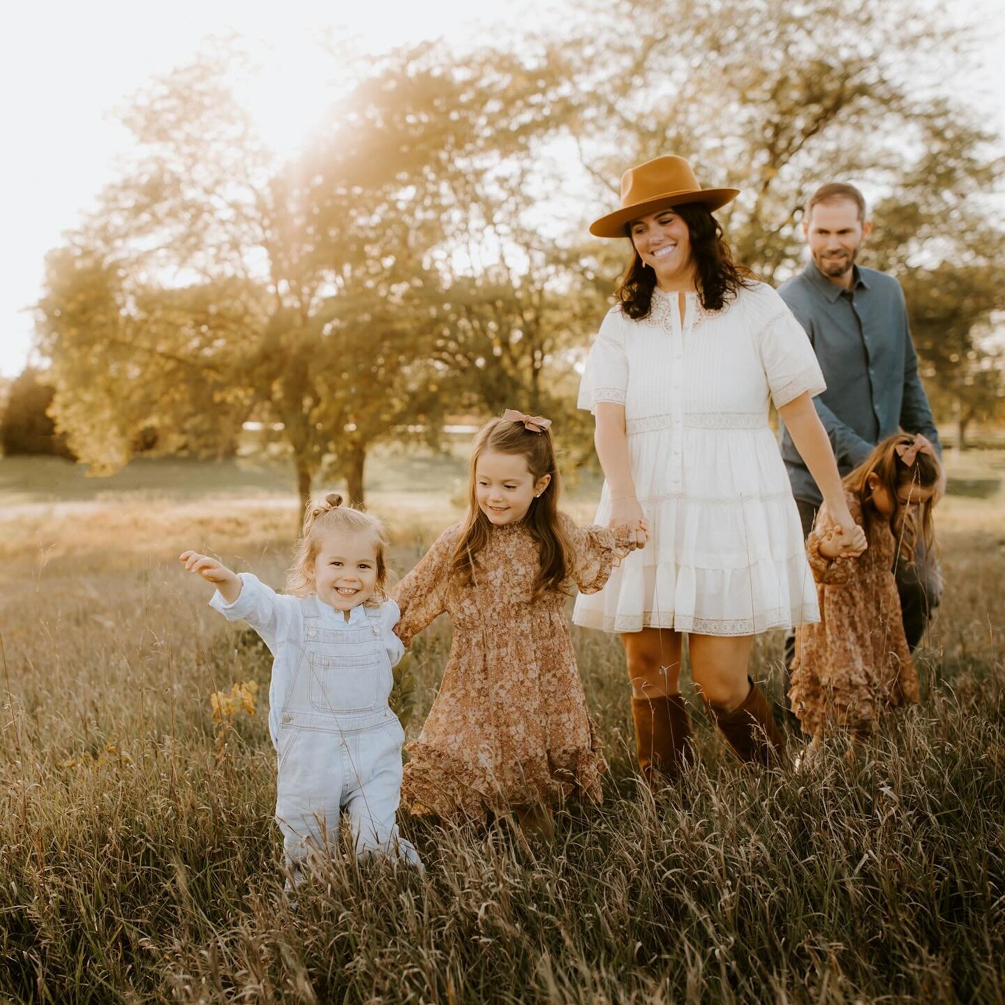 always love photographing this family each year 🤍

watching your kiddos grow and become their own little people full of ideas, dreams and wonder is such a special perk of this job. babies + kiddos don&rsquo;t keep and I&rsquo;m realizing more than e